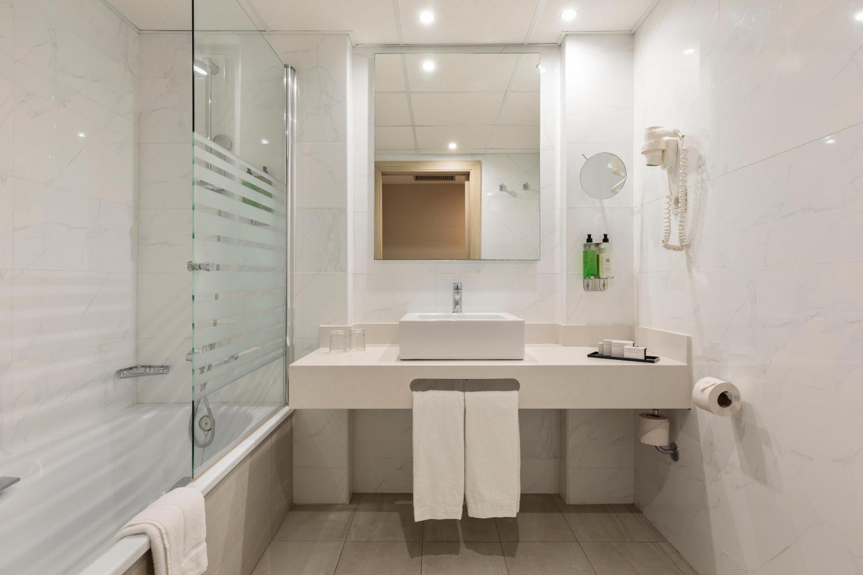 Double or Twin Room with Side Sea View