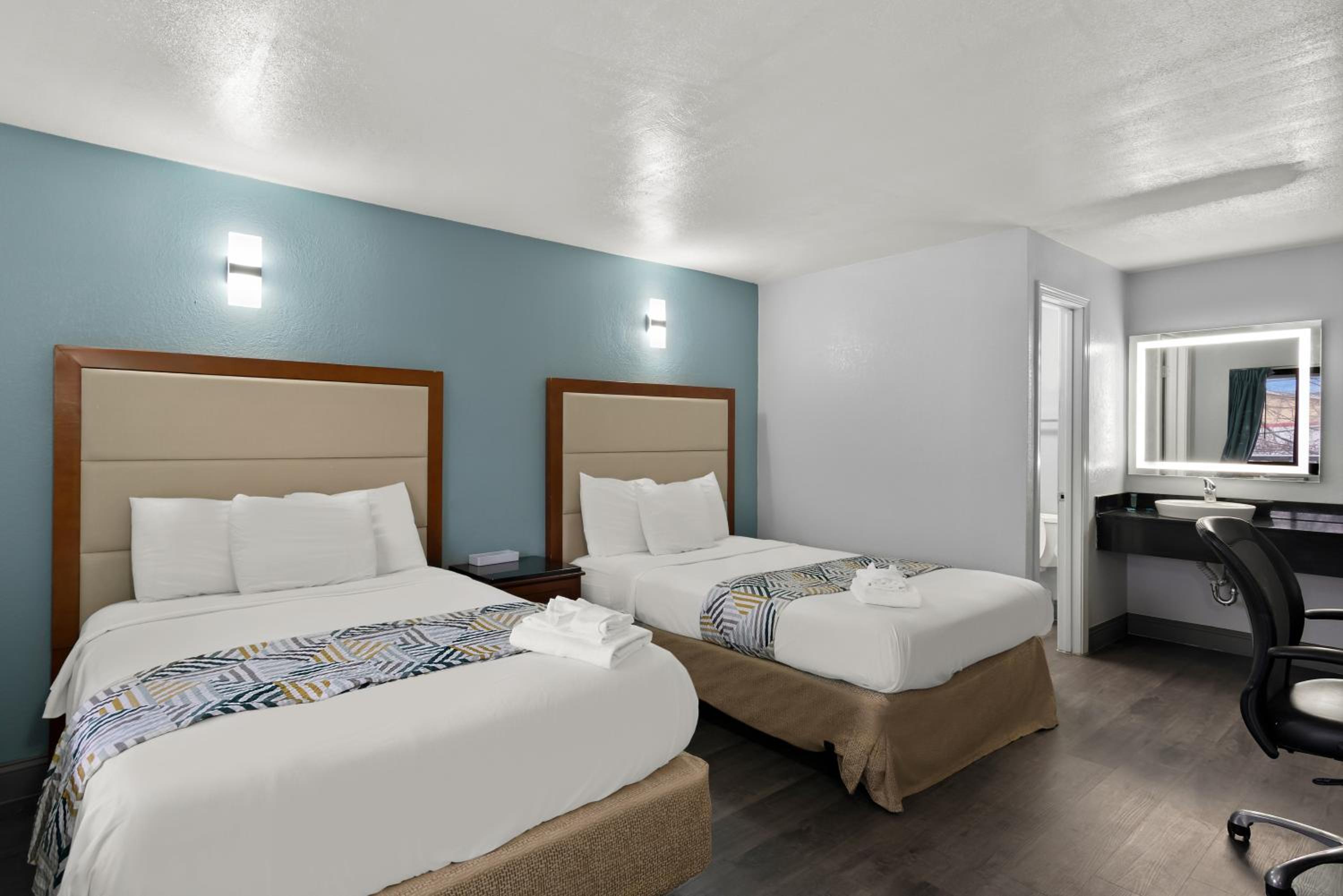2 Double Beds Accessible Non Smoking