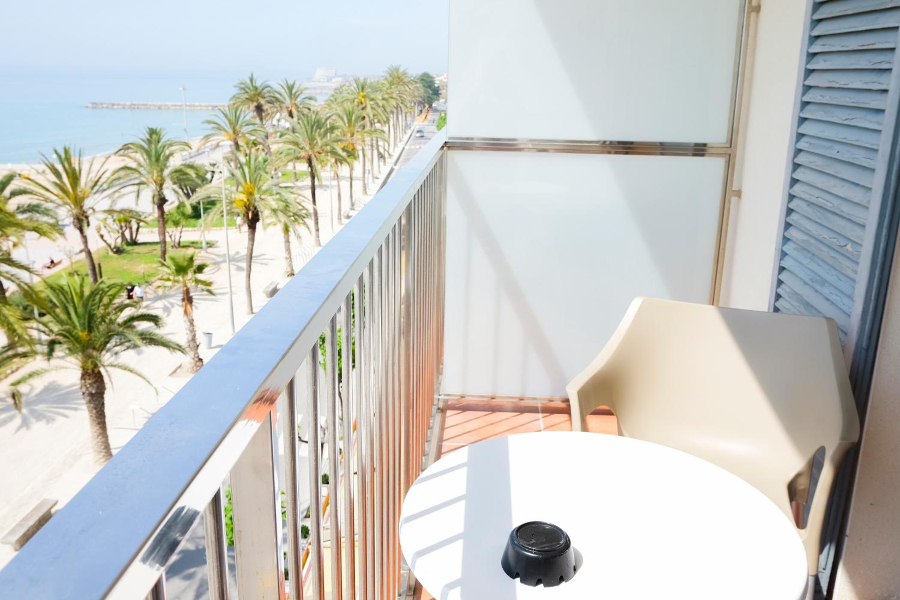 Double or Twin Room with Sea View