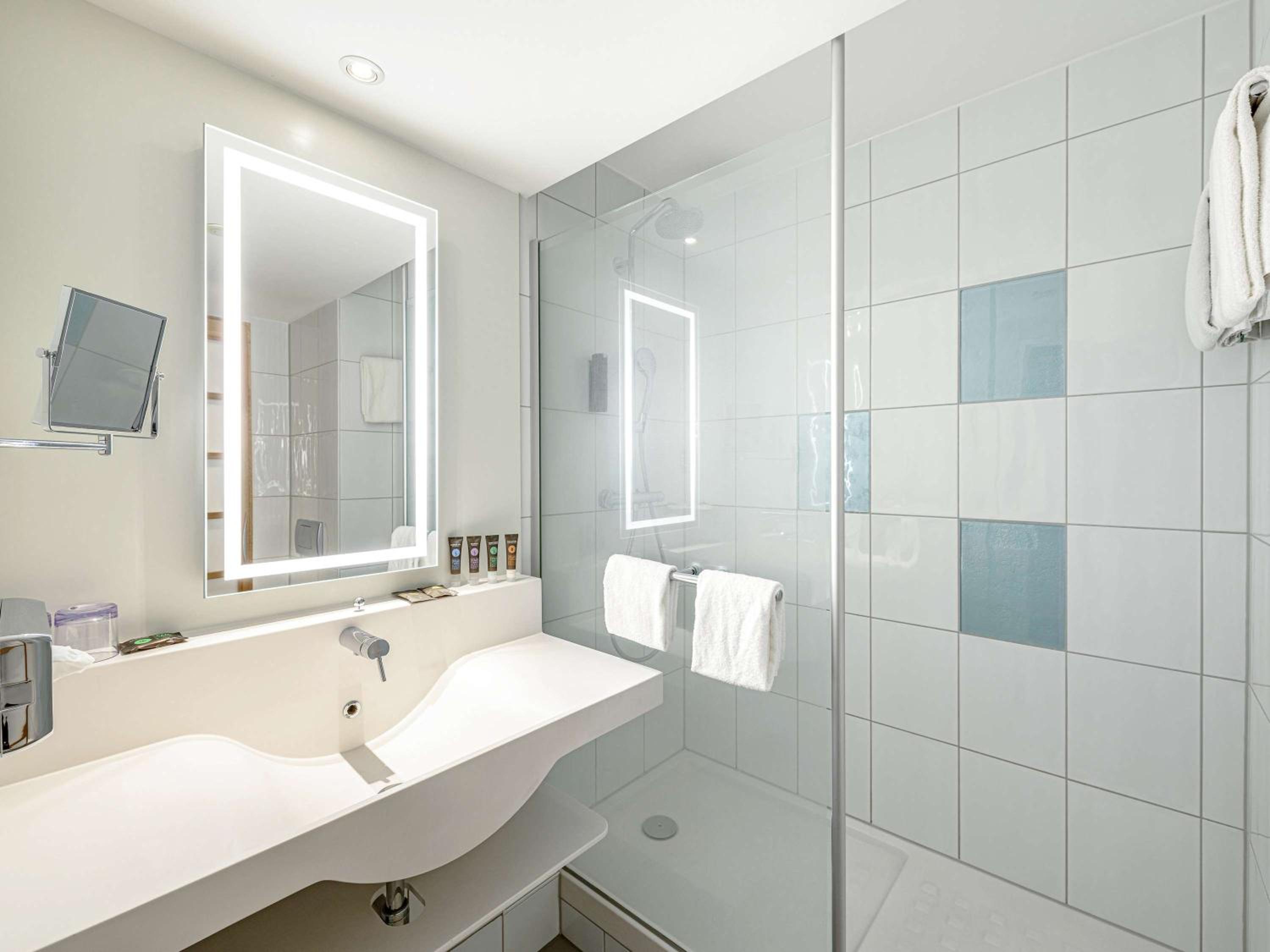 Executive Room with 1 Queen Bed and Sofa