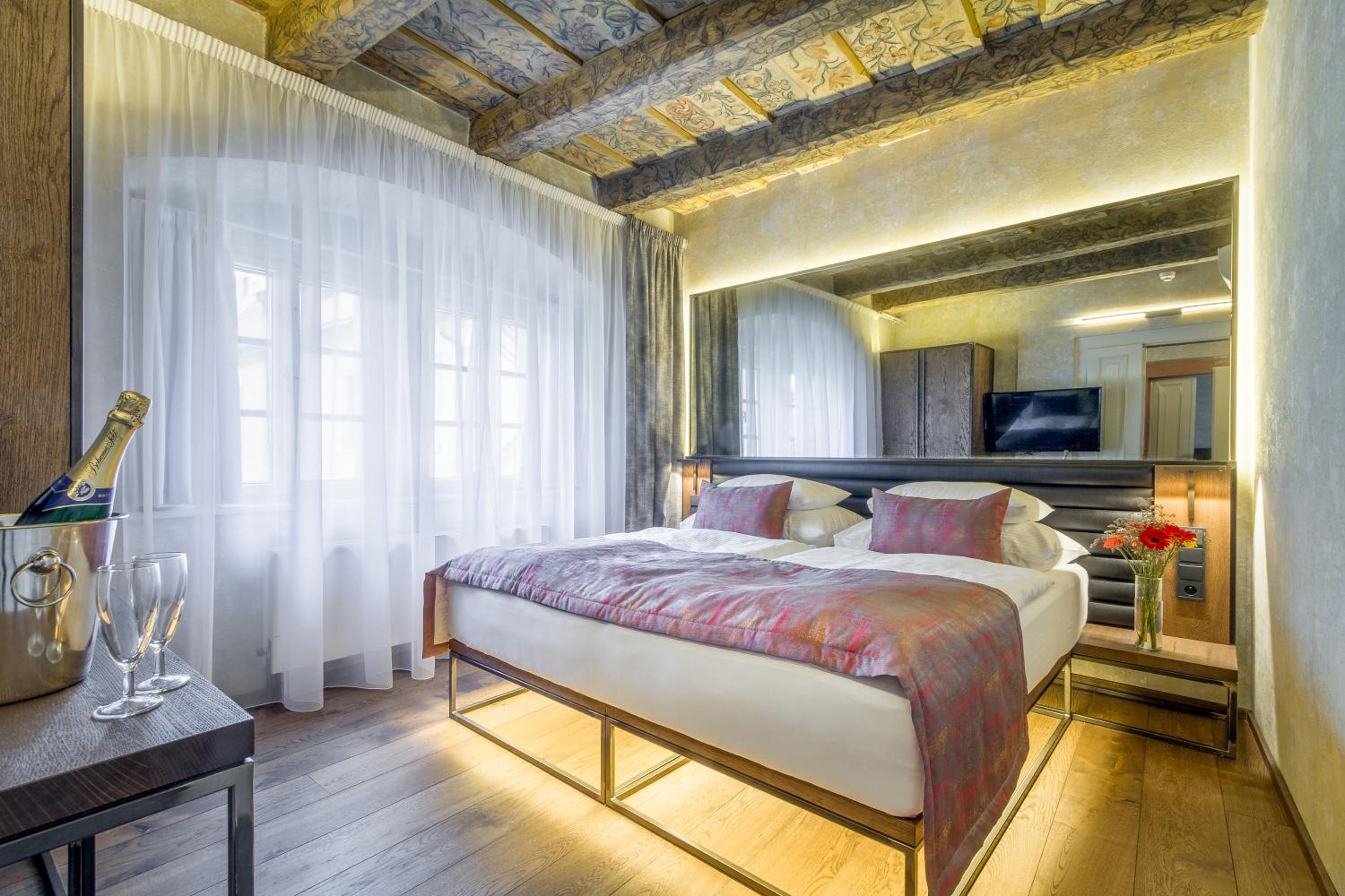 Deluxe Quadruple Room with Two Bedrooms