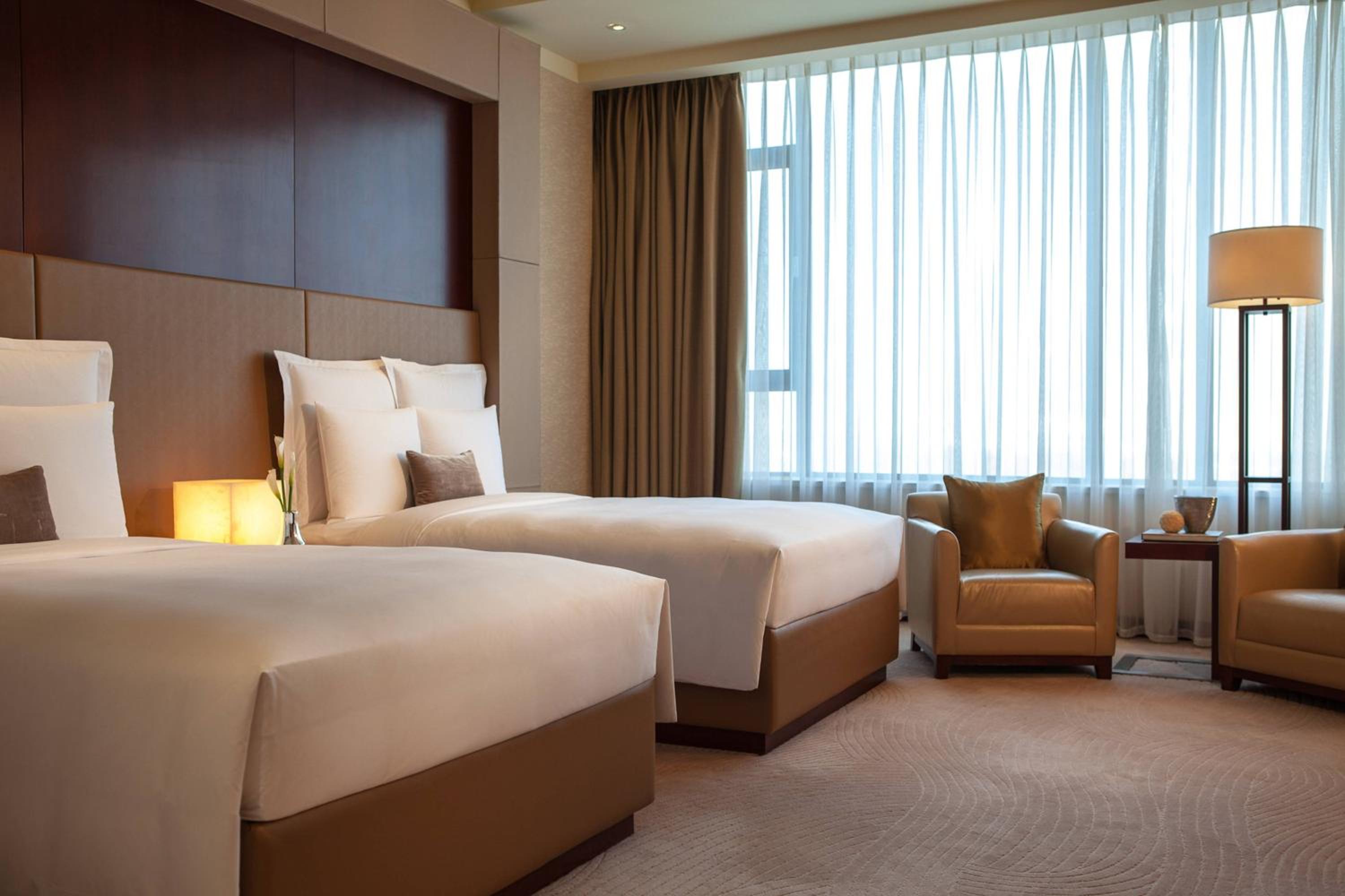 Junior 2 Twin Beds Suite