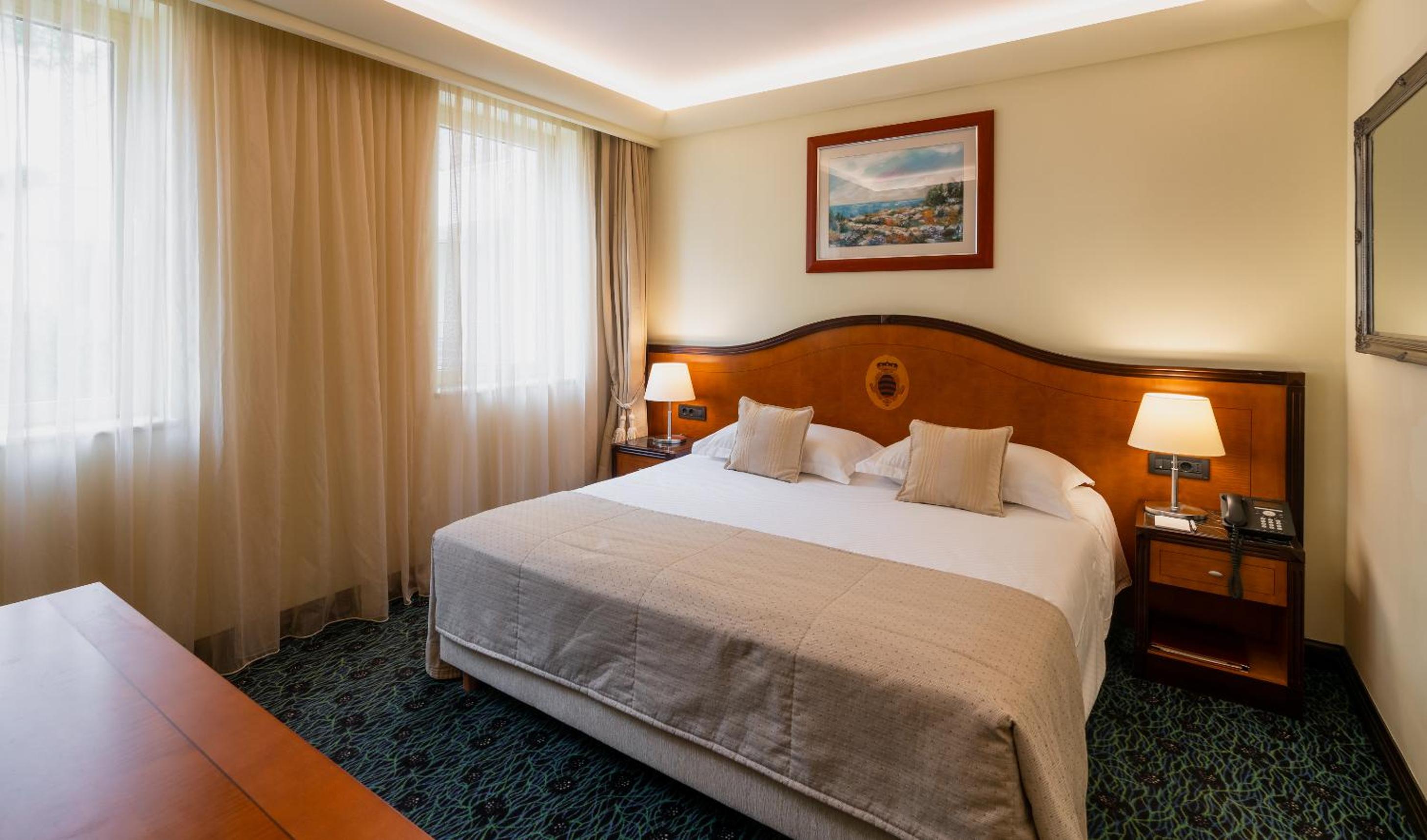 Suite with Balcony and Partial Sea View