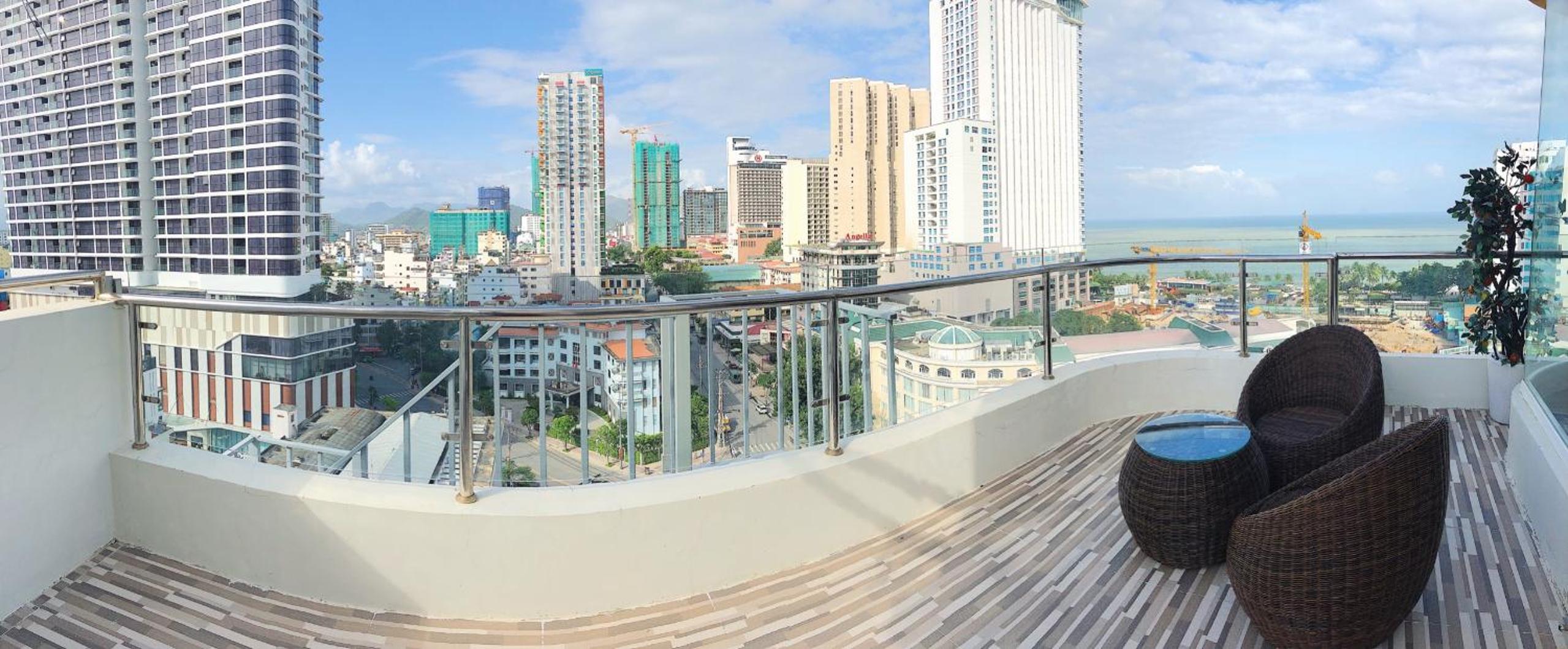 Queen Suite with Sea View