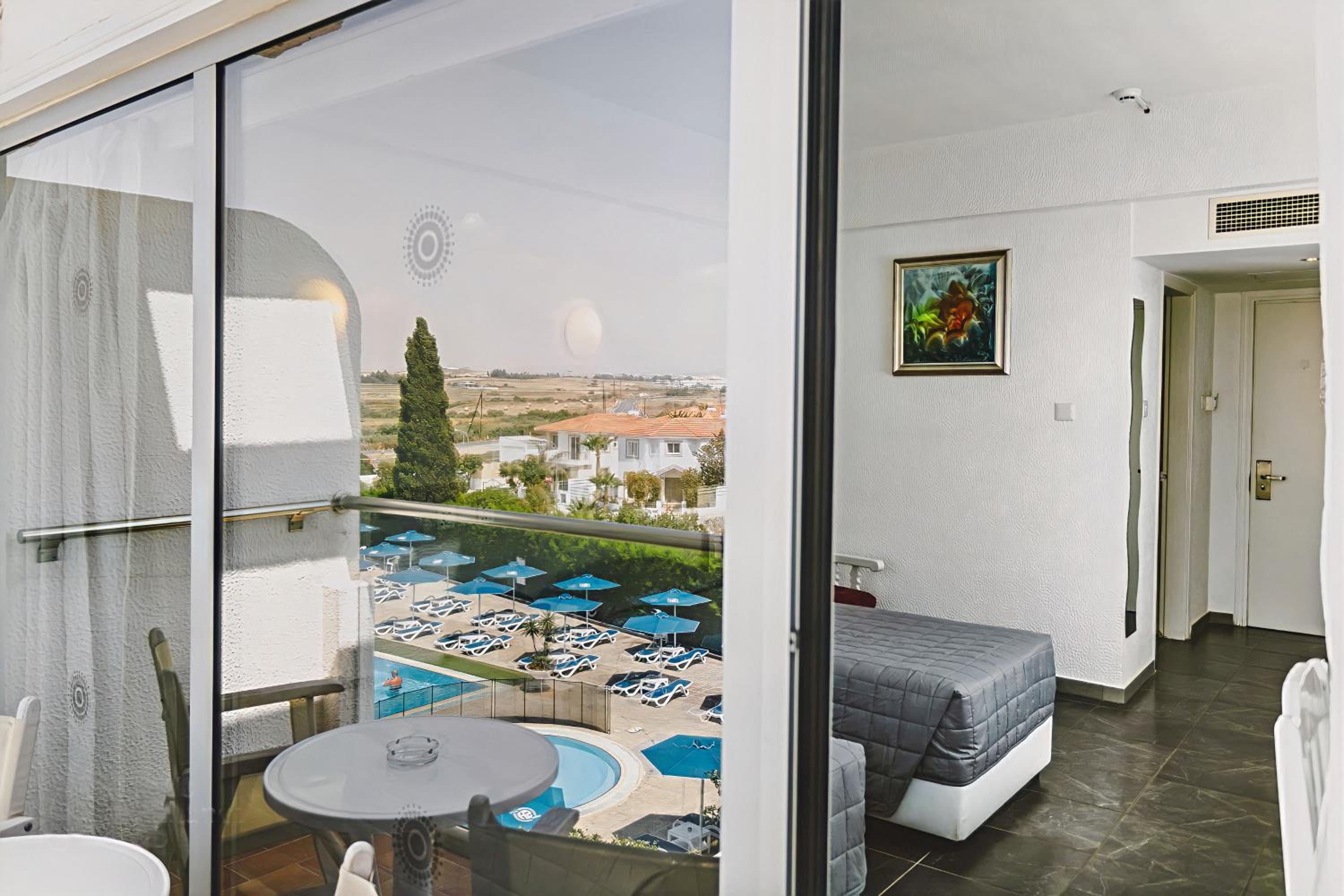 Superior Twin Room - Pool View with Balcony