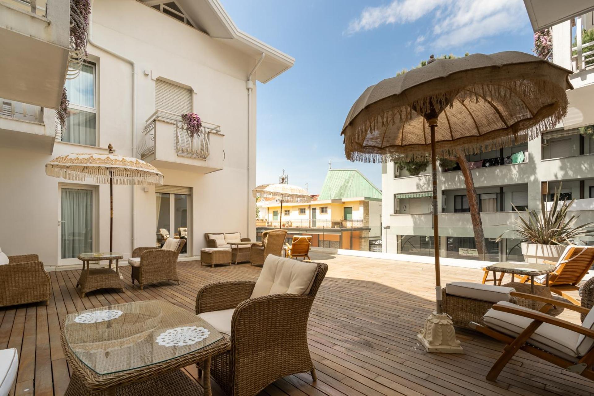 Double or Twin Room with Terrace