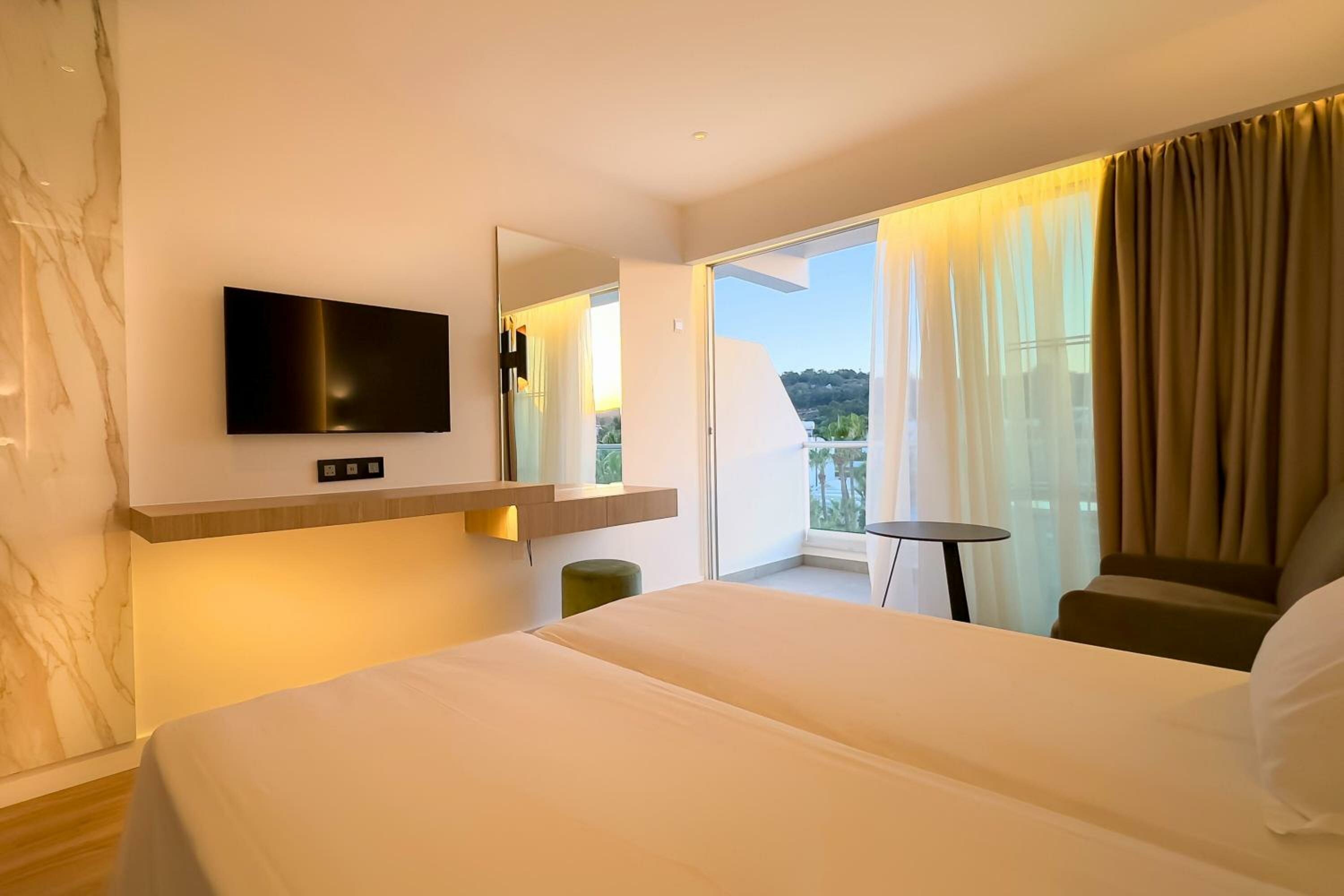 Superior Double or Twin Room with Inland View
