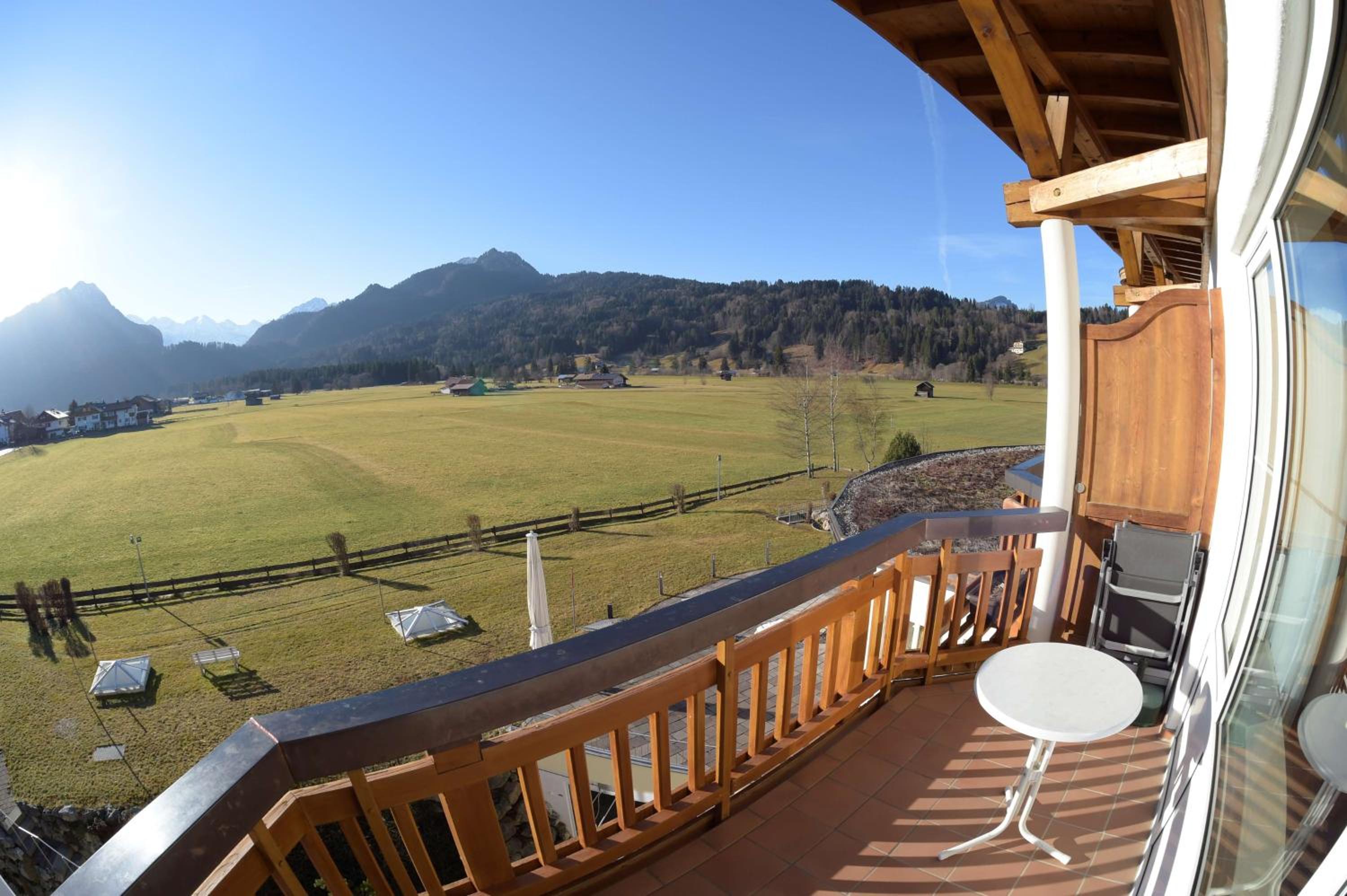 Deluxe Double Room With Panoramic Mountain View