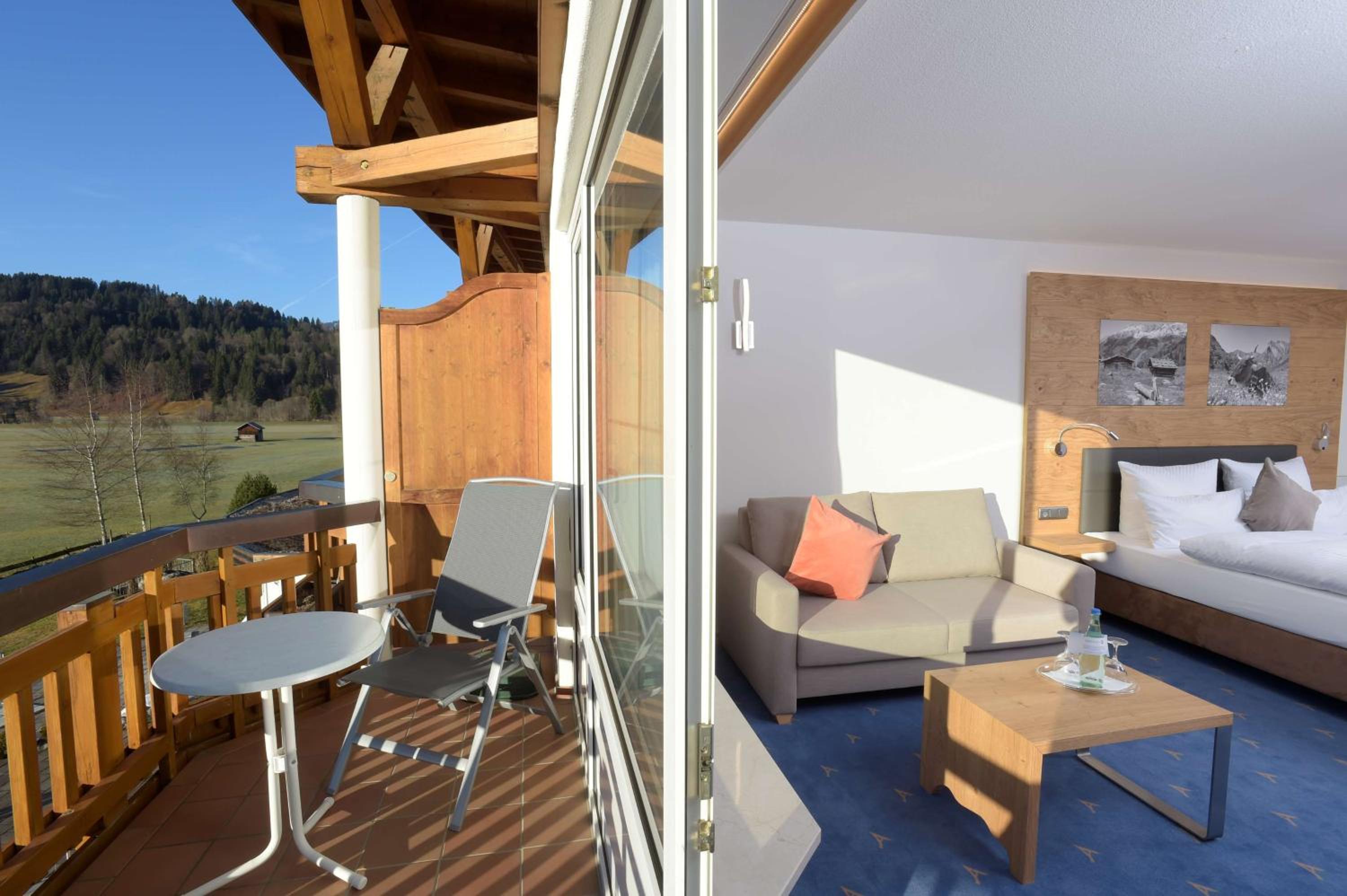 Deluxe Double Room With Panoramic Mountain View
