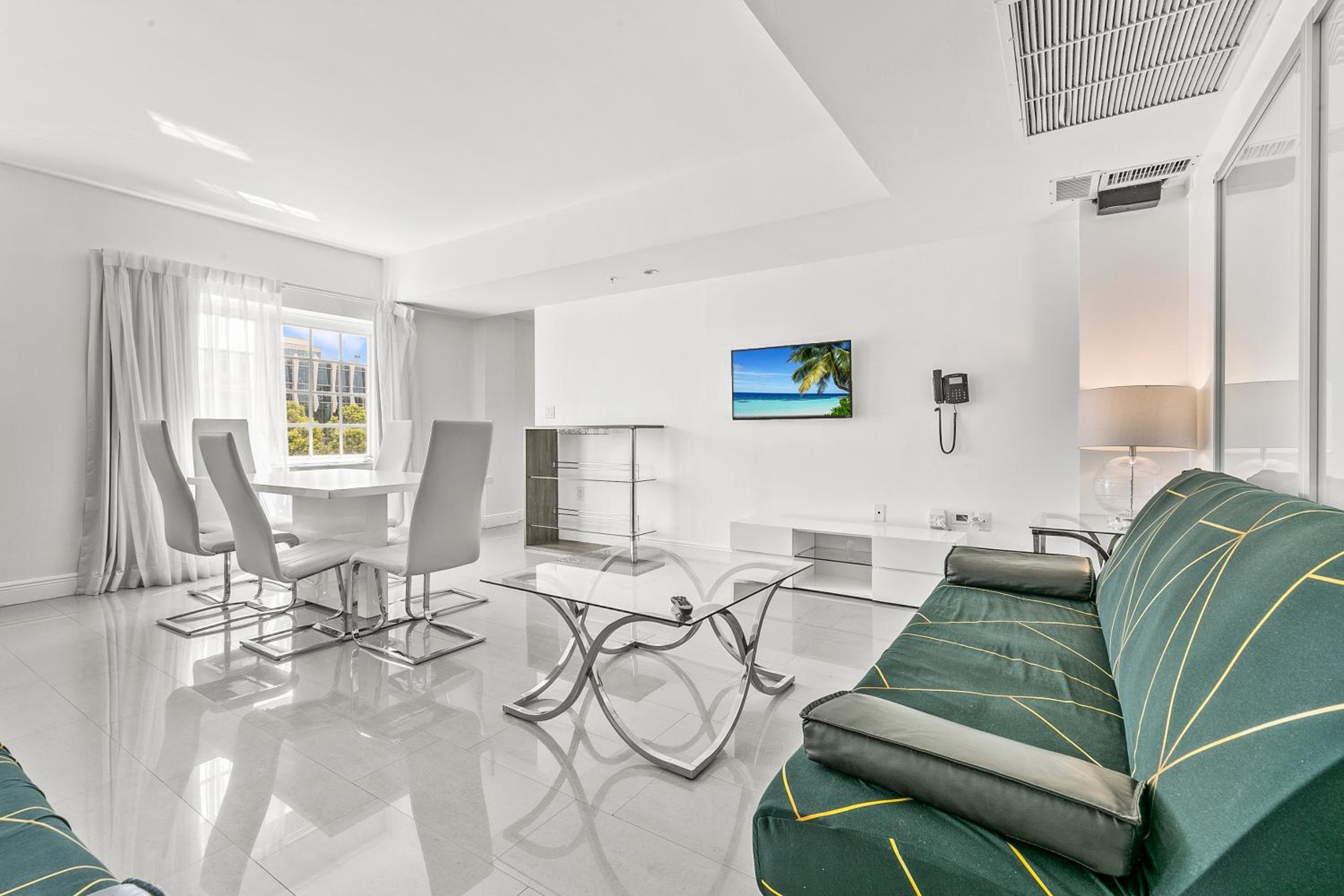 Premium Corner One-Bedroom Suite with Kitchen