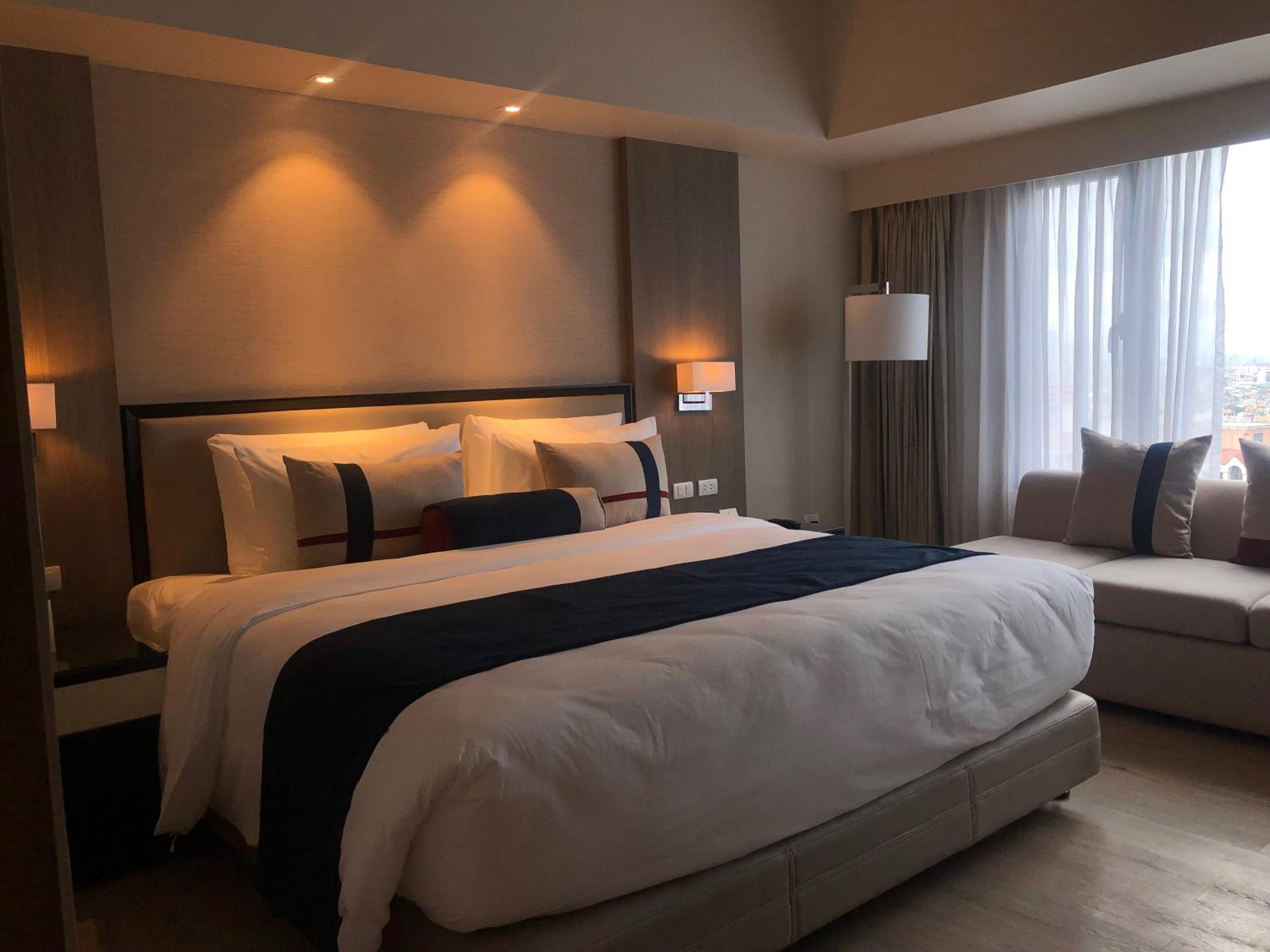 One-Bedroom Apartment with 1 King Bed
