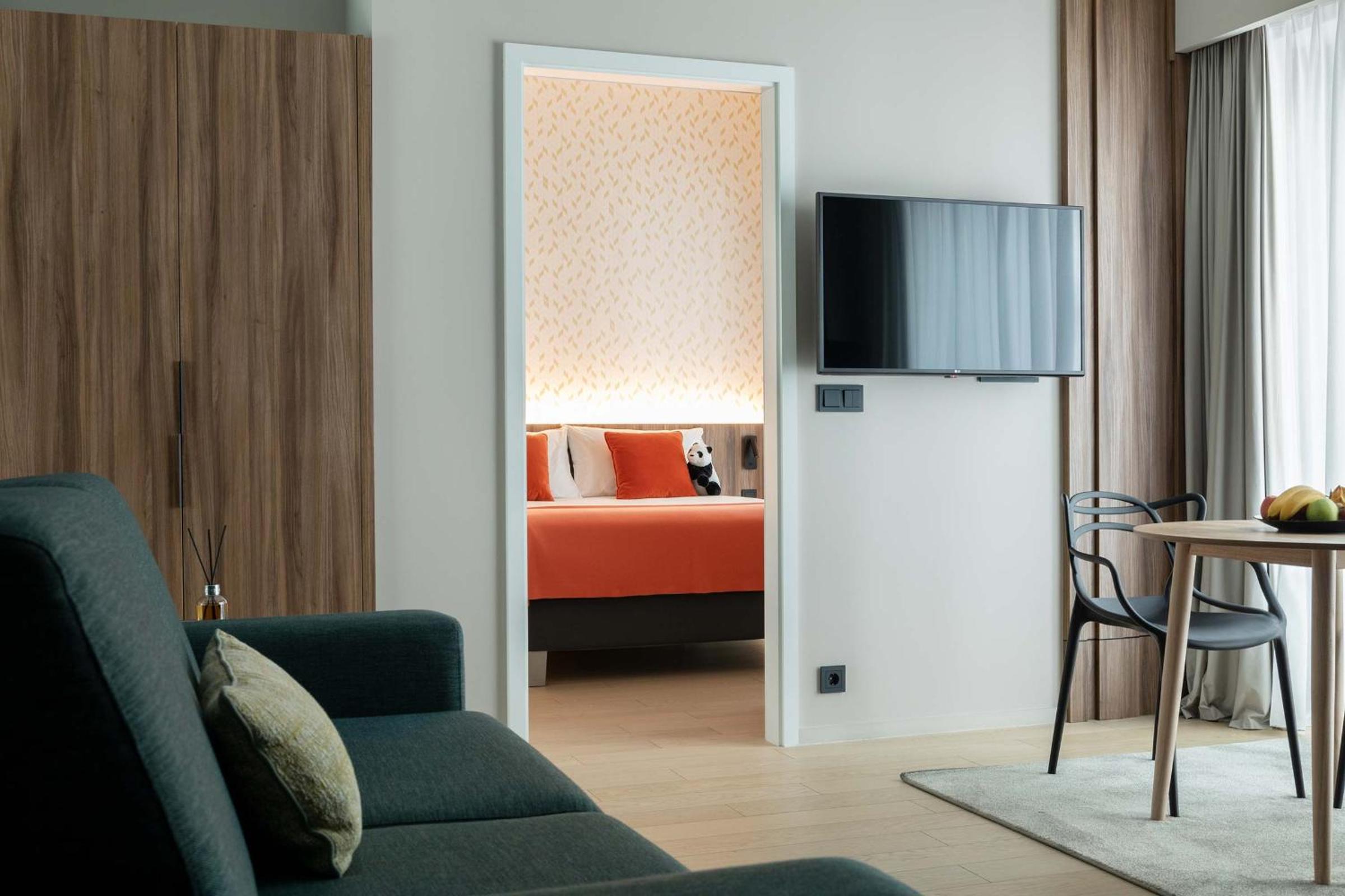 One-Bedroom Apartment