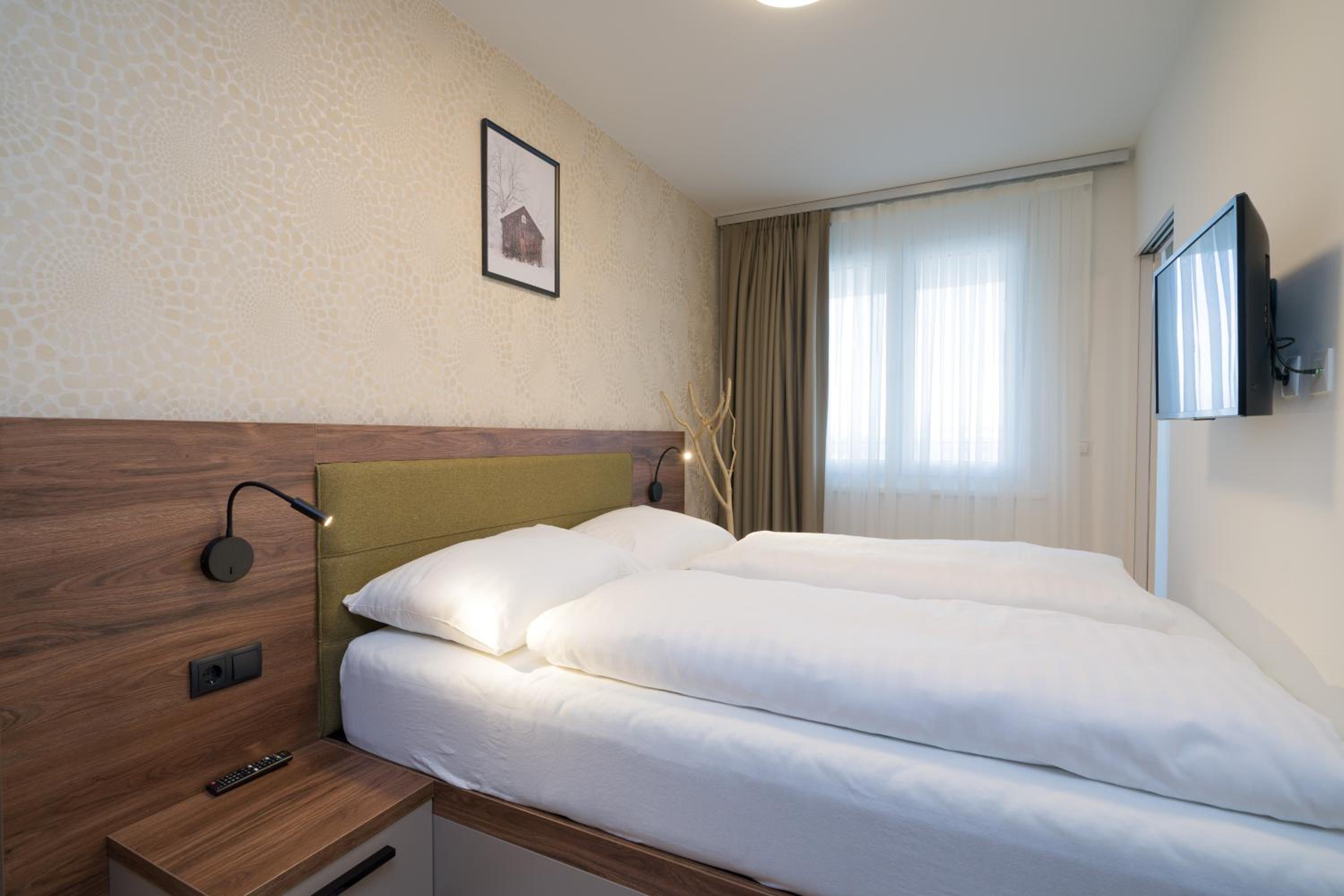 One-Bedroom Apartment with Balcony