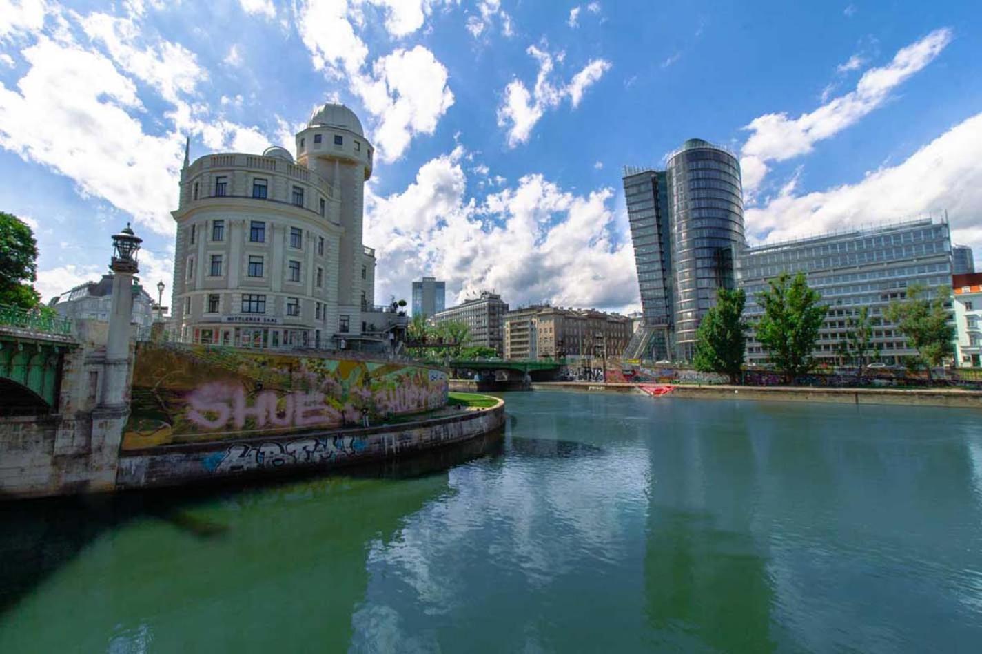 Deluxe One-Bedroom Apartment with Terrace