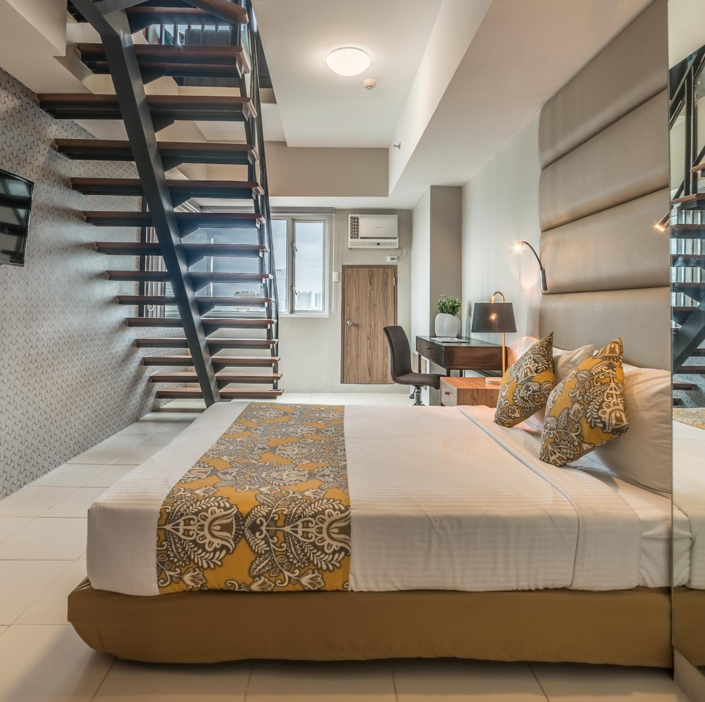 Kimberly Queen Loft Annex