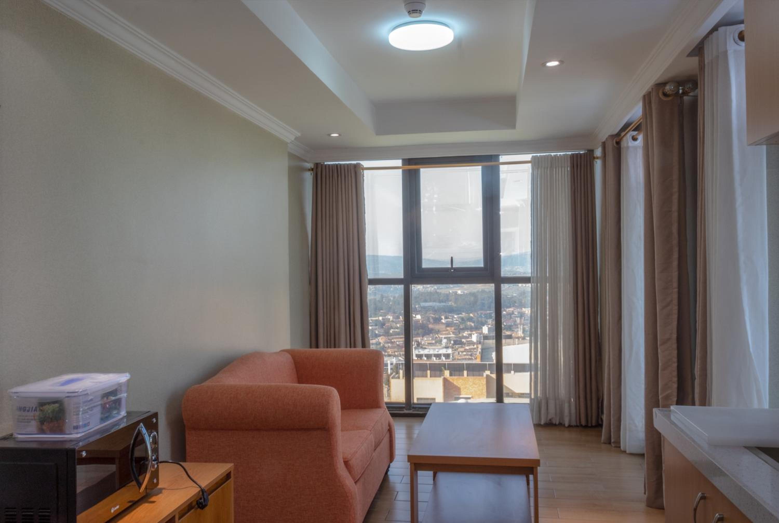 Apartment With Mountain View