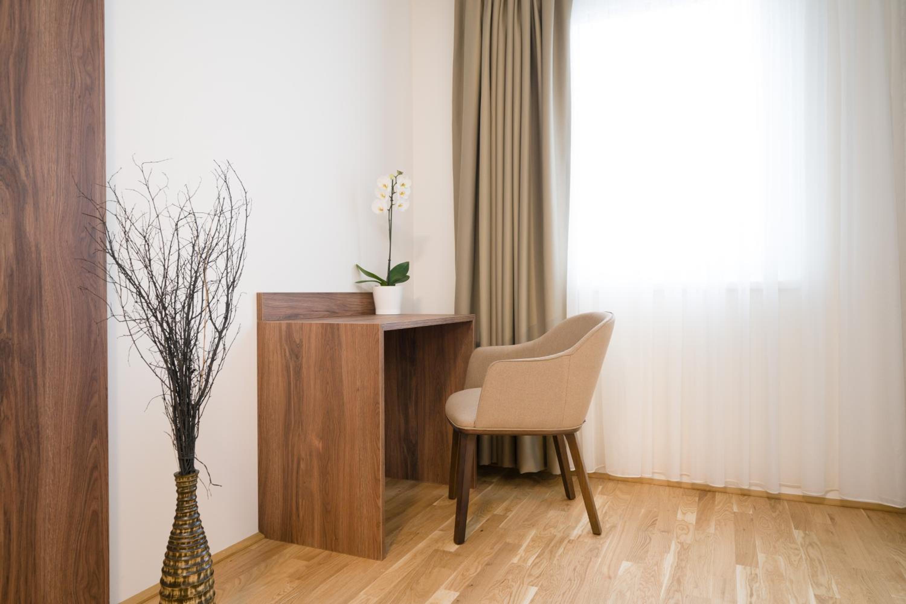 One-Bedroom Apartment with Balcony