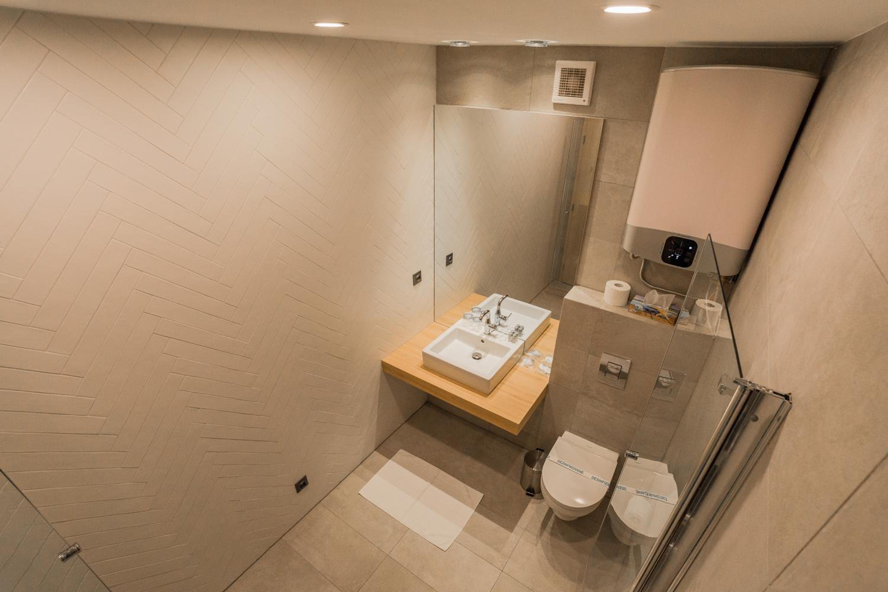 Deluxe Apartment with free Pool and Fitness 