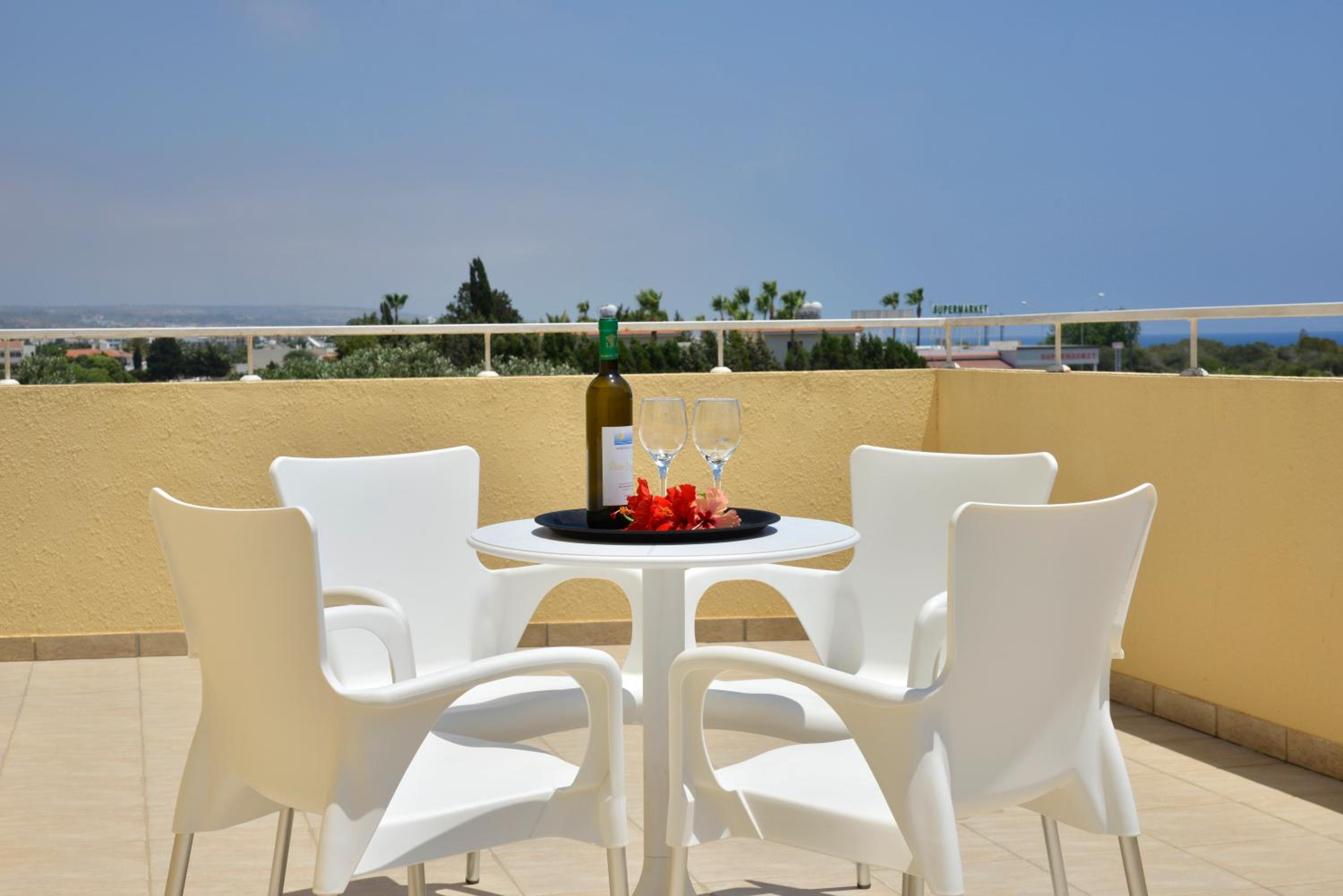 Superior One-Bedroom Apartment