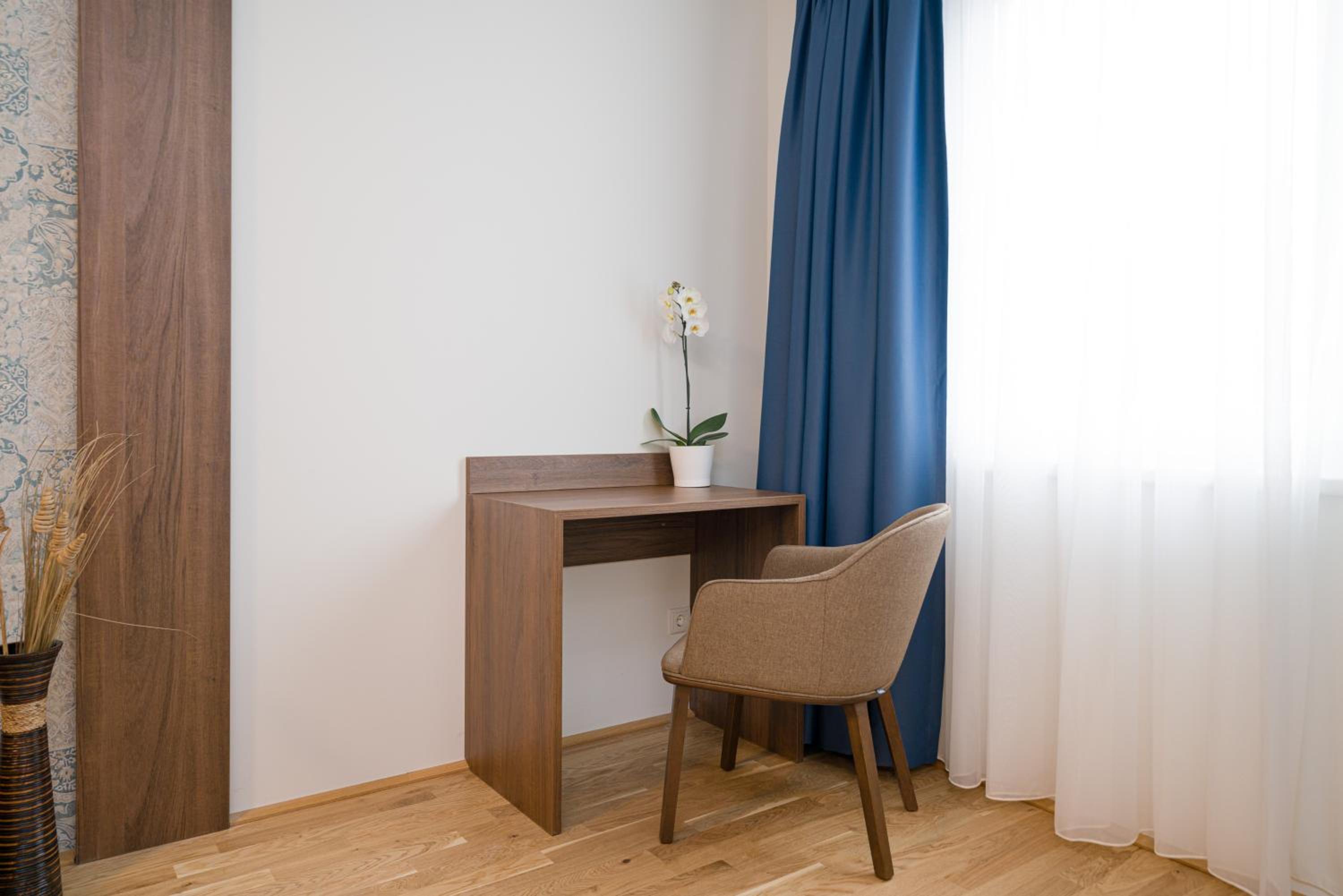 One-Bedroom Apartment with Balcony