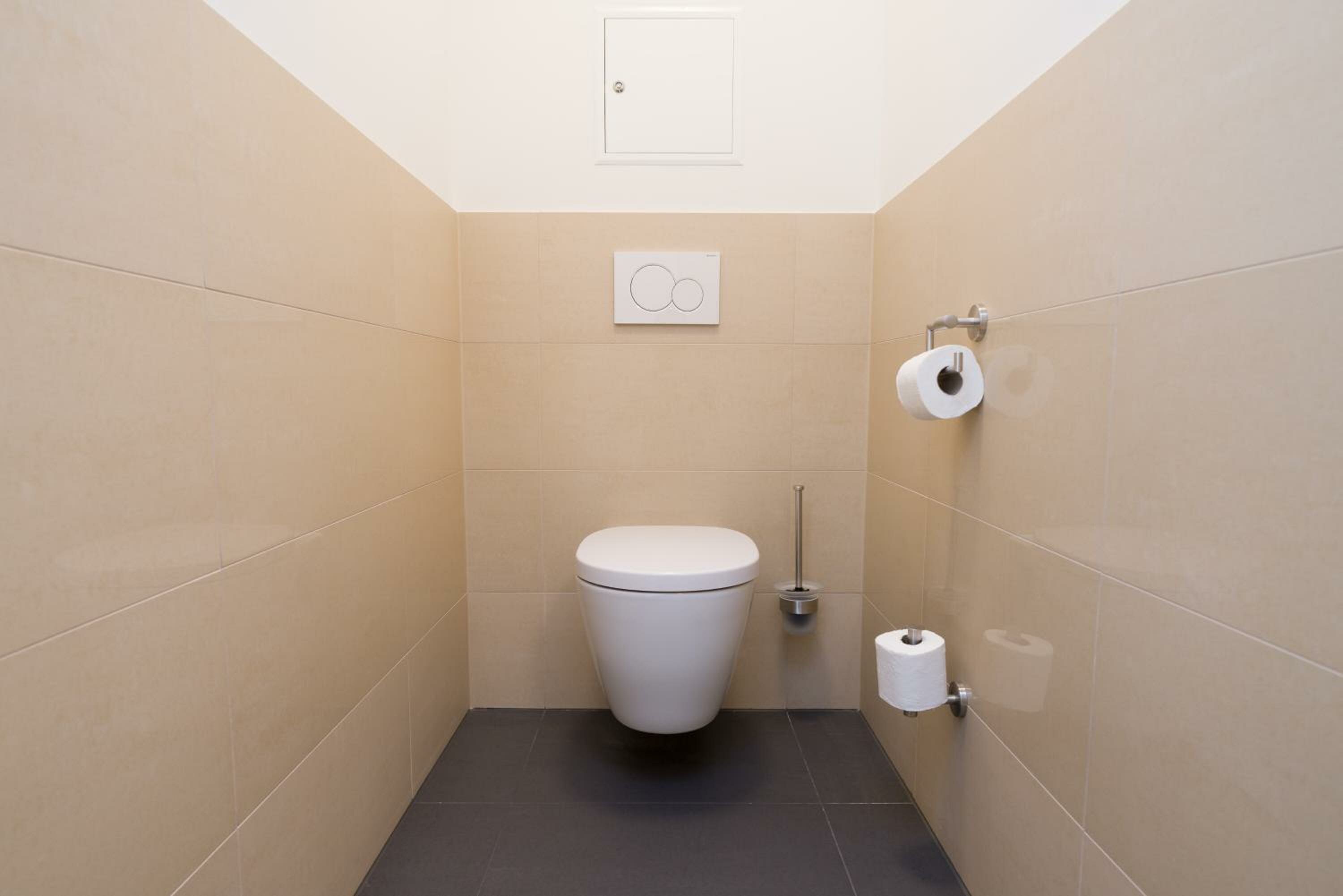 One-Bedroom Apartment with Balcony