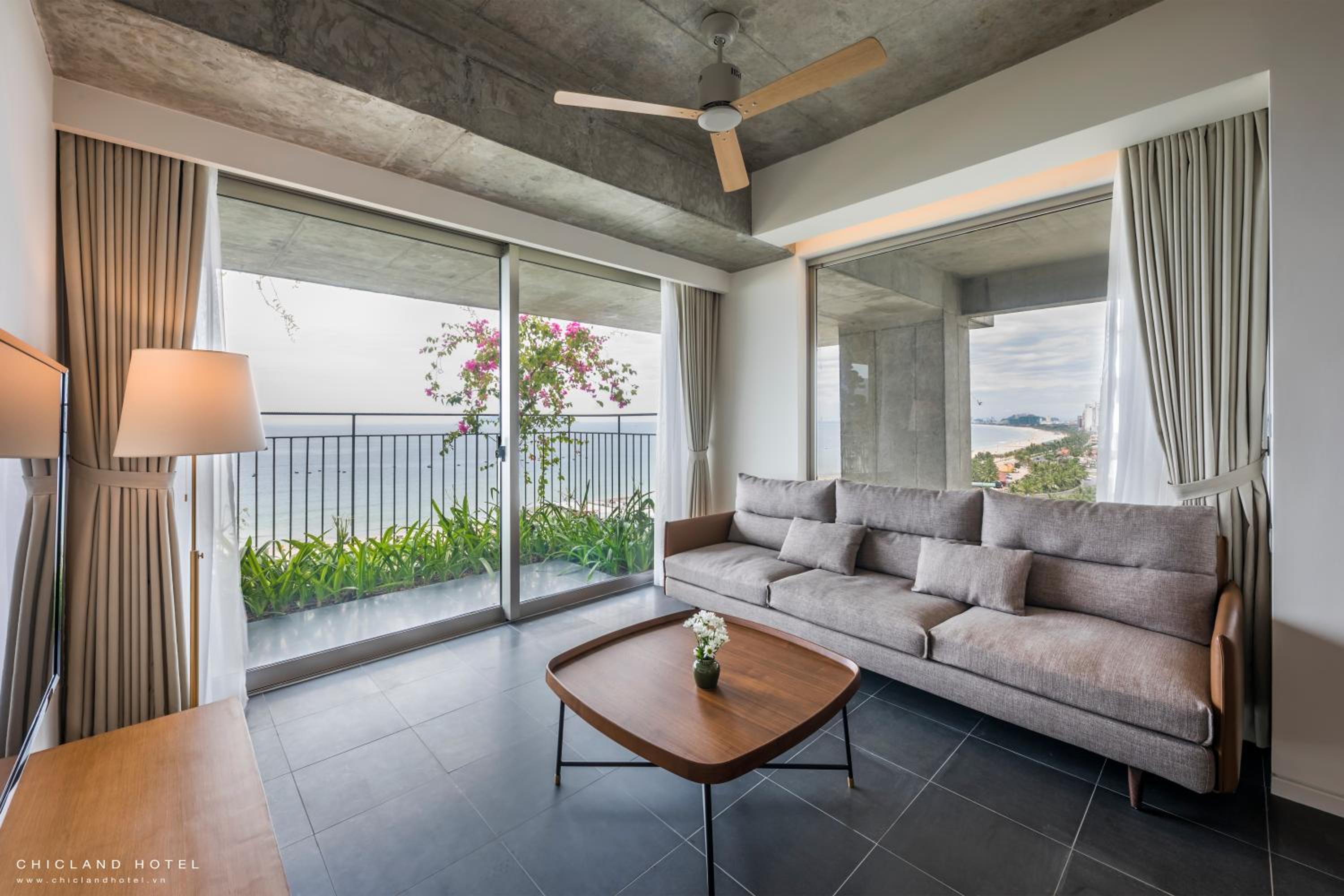 One-Bedroom Apartment with Balcony and Sea View