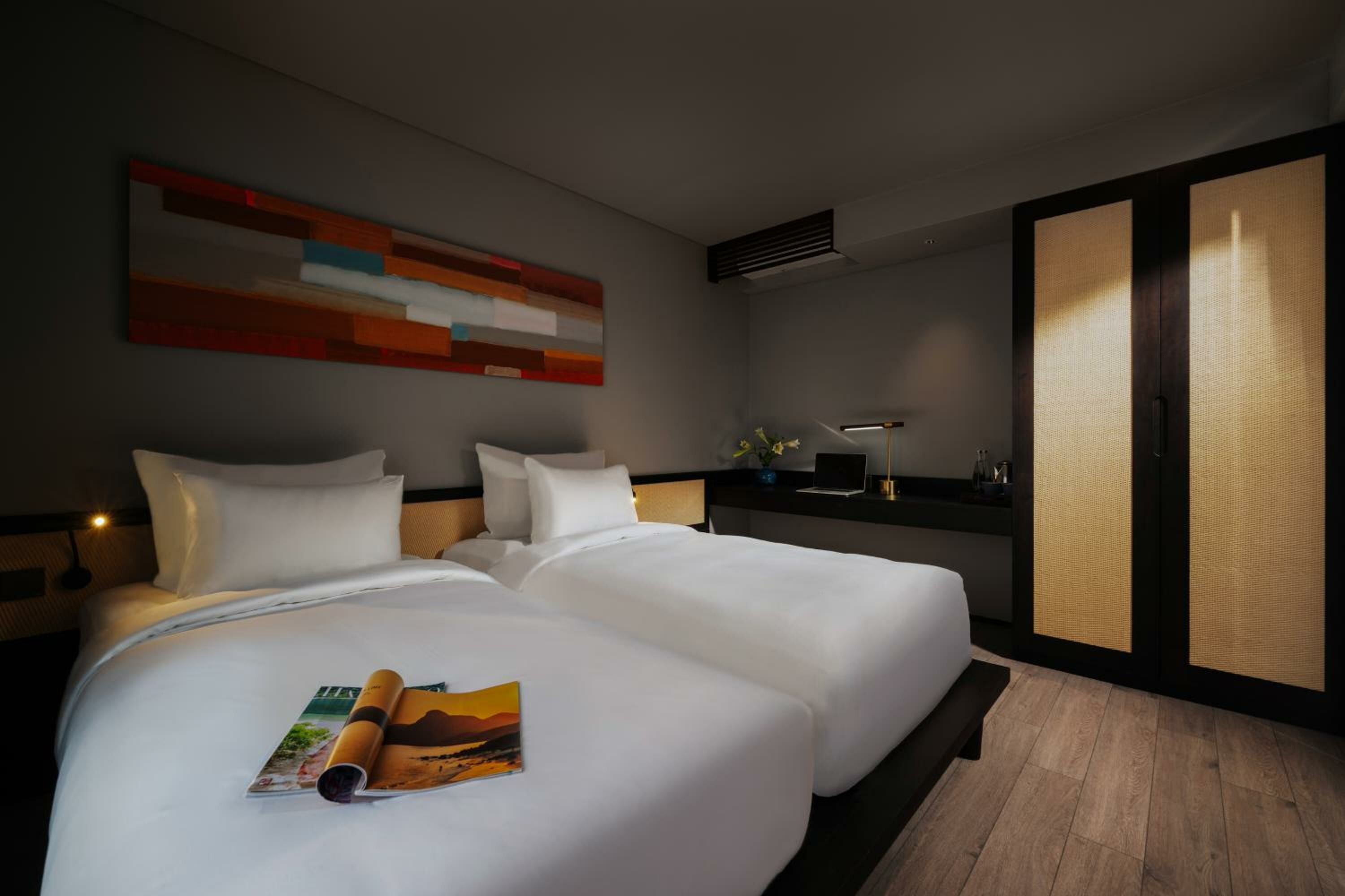 One-Bedroom Apartment with Balcony