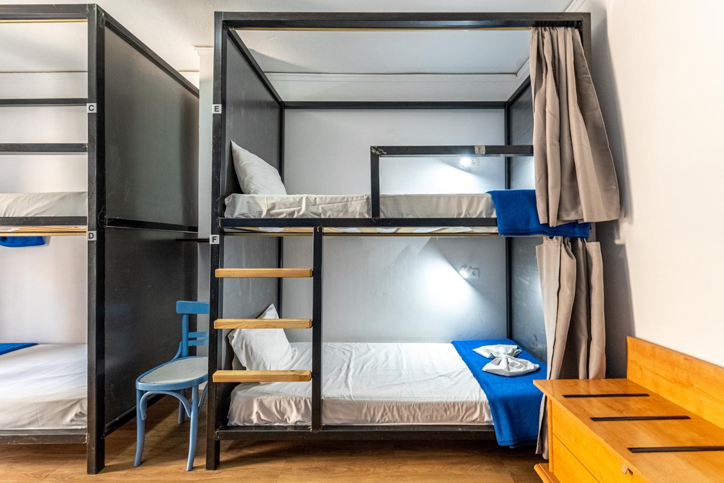 Bed in 6-Bed Mixed Dormitory Room