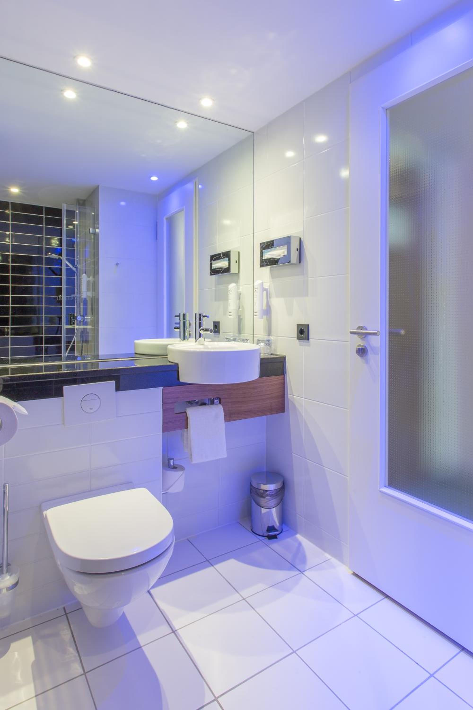 Standard Queen Room - High Floor