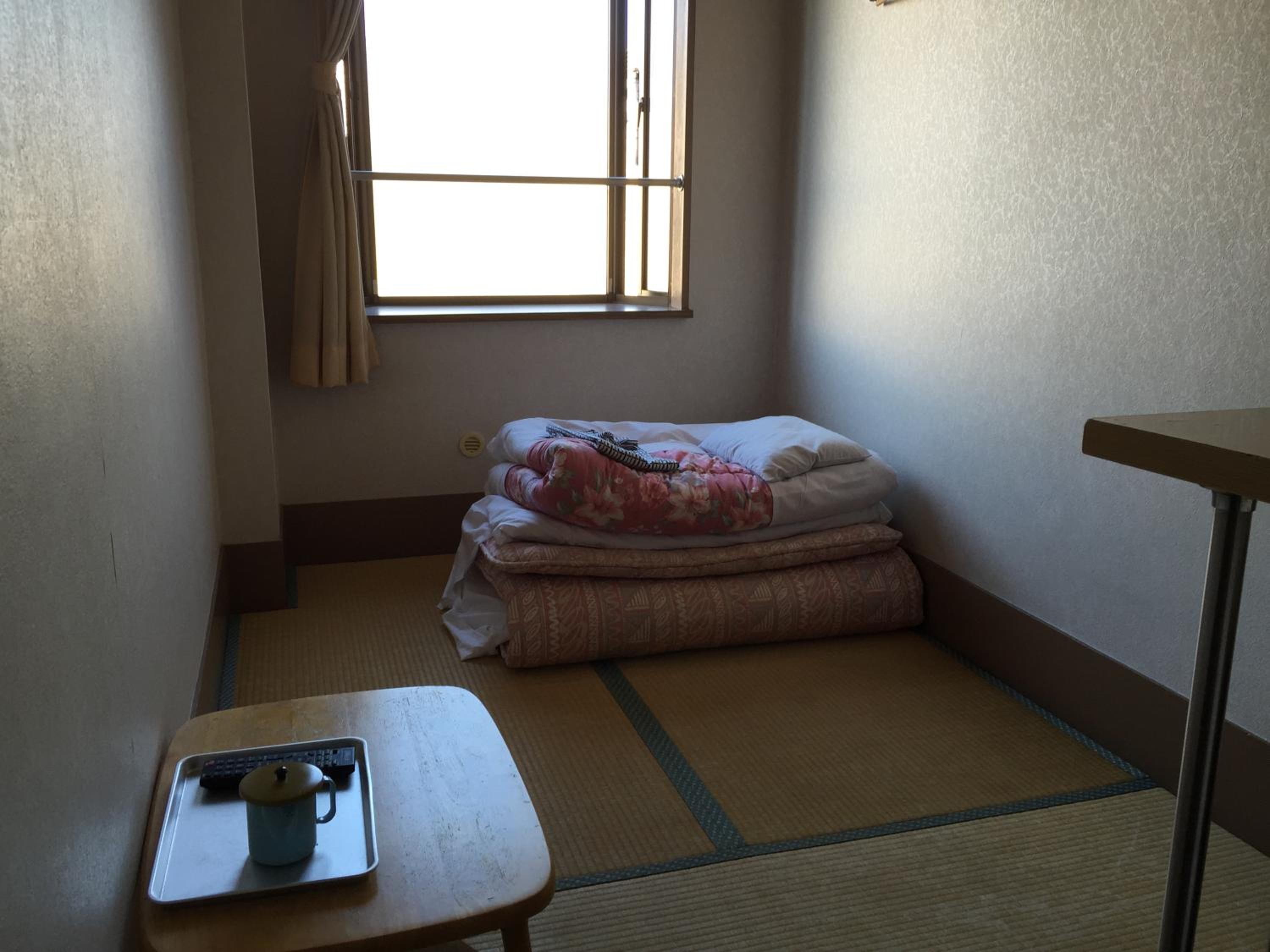Japanese-Style Single Room With Shared Bathroom