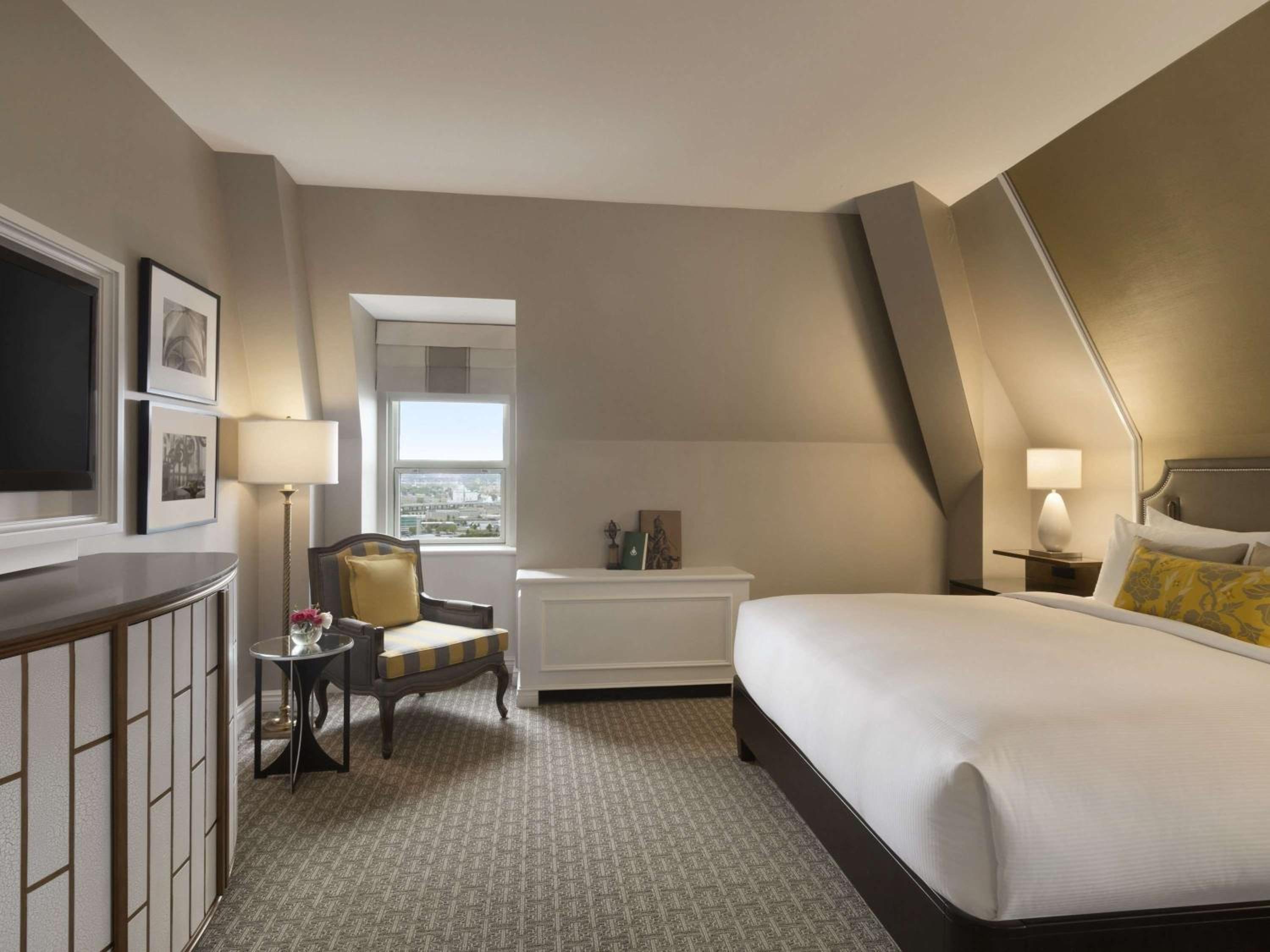 Deluxe Double Room with Two Double Beds and City View