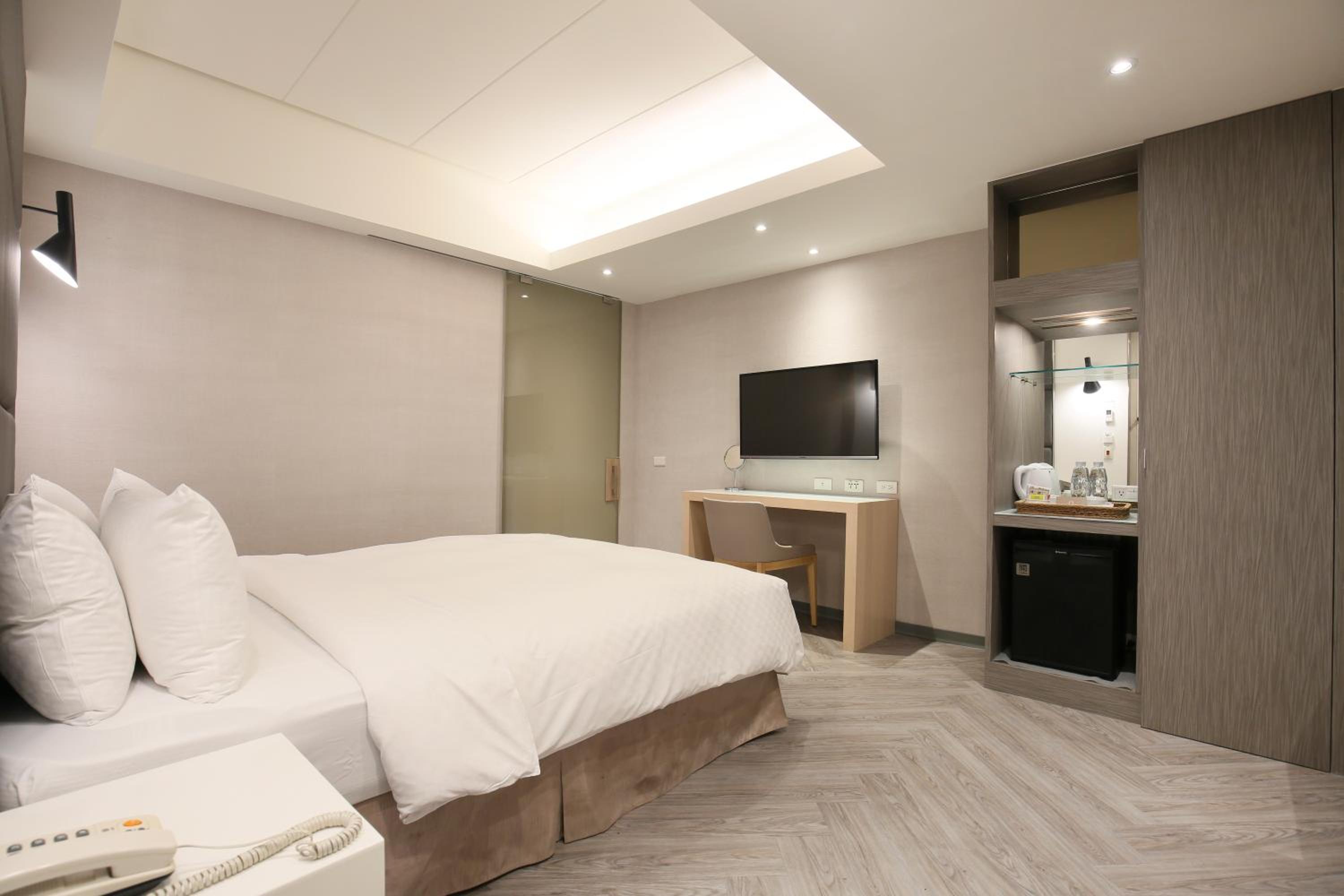 Economy Double Room - no window
