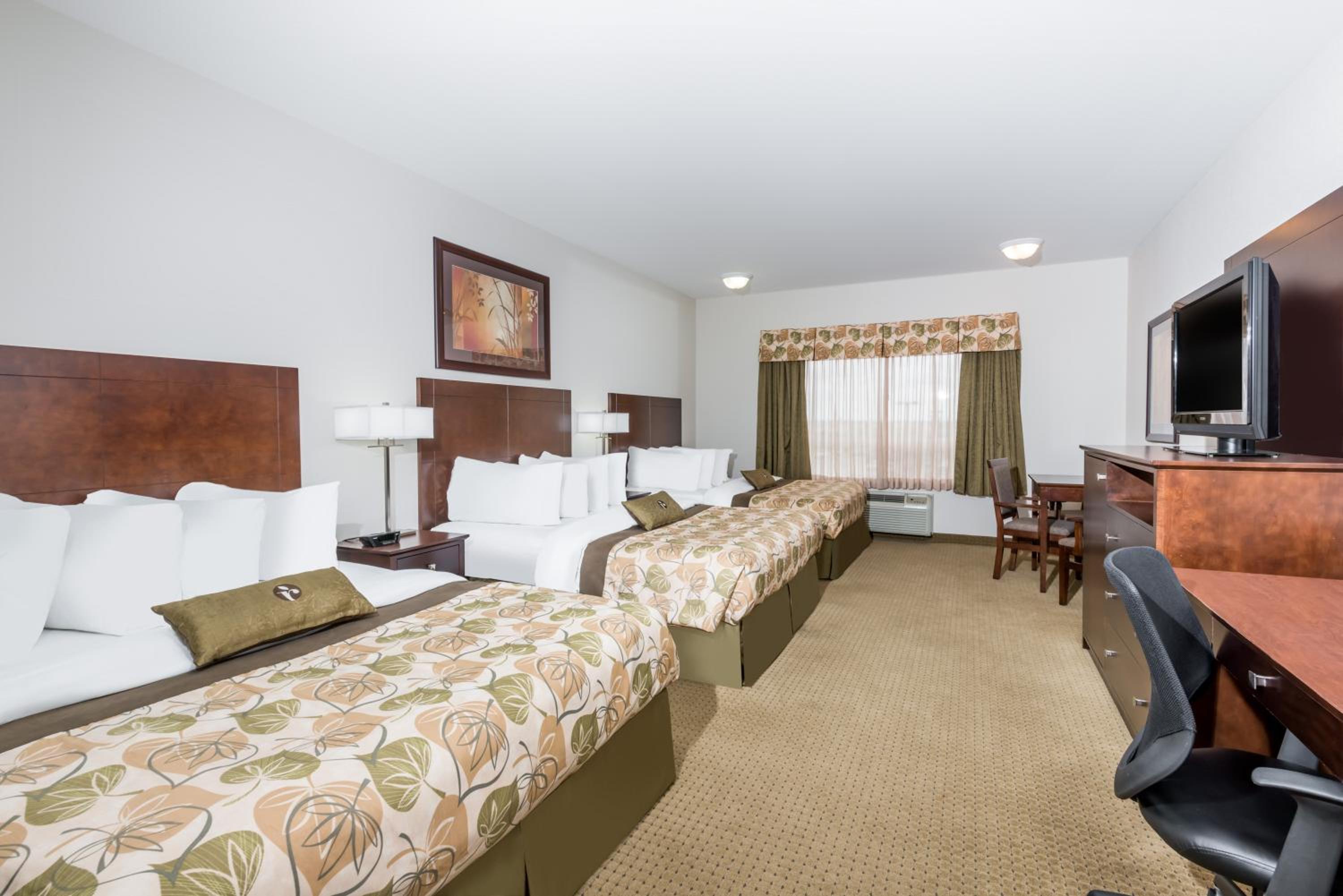 Queen Room with Three Queen Beds - Non-Smoking
