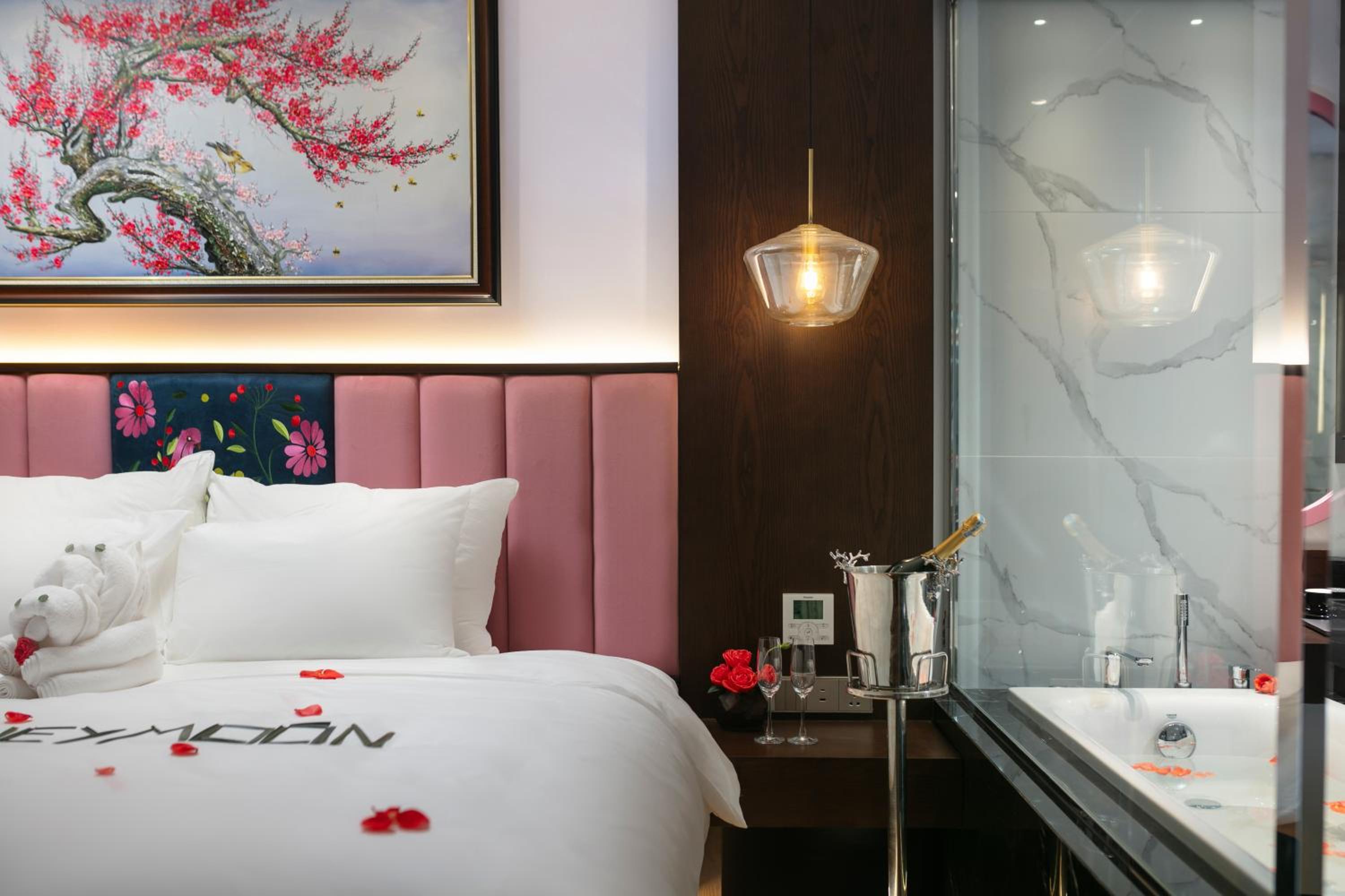 Premium Suite With Balcony