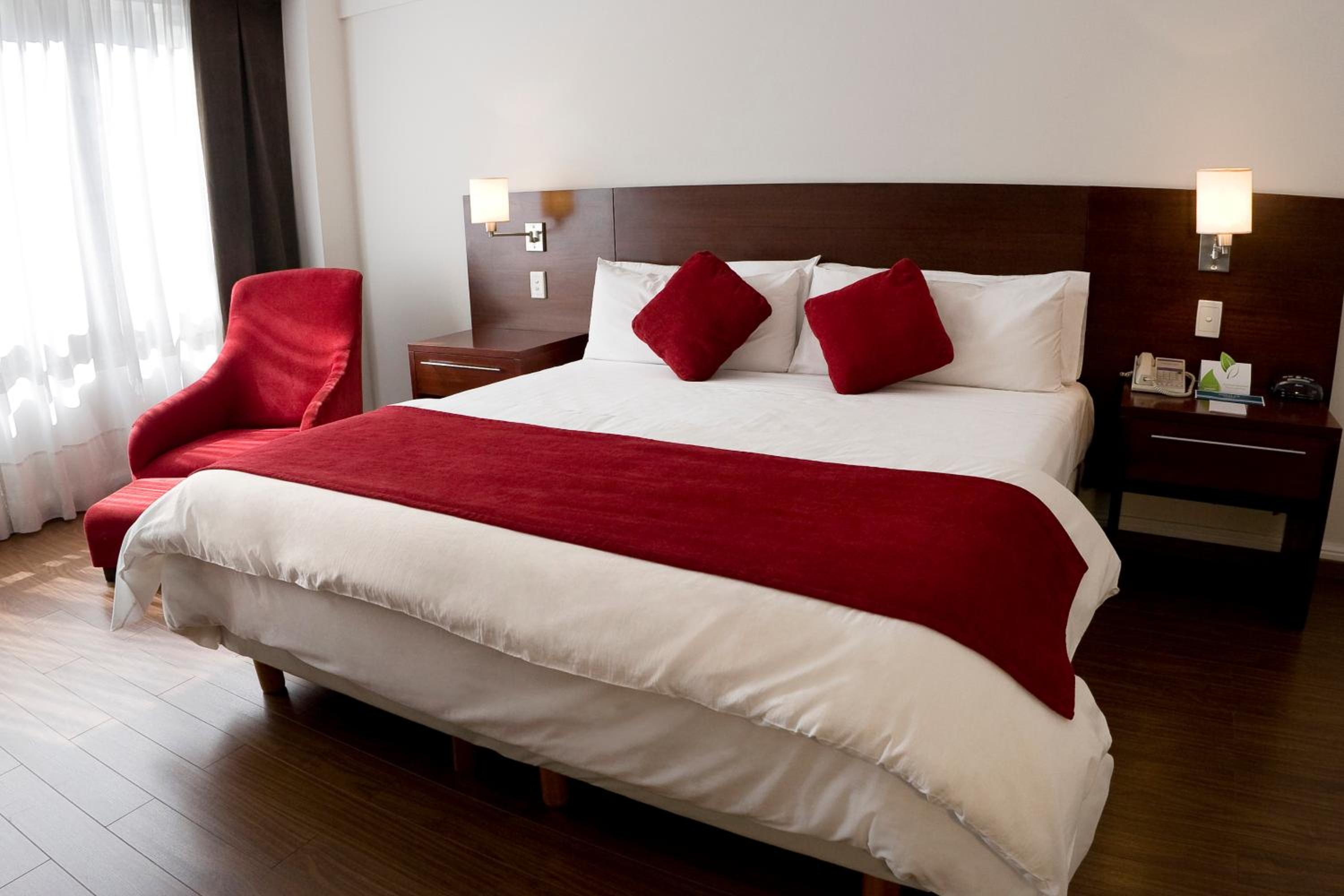 Queen Room - Mobility Access/Non-Smoking