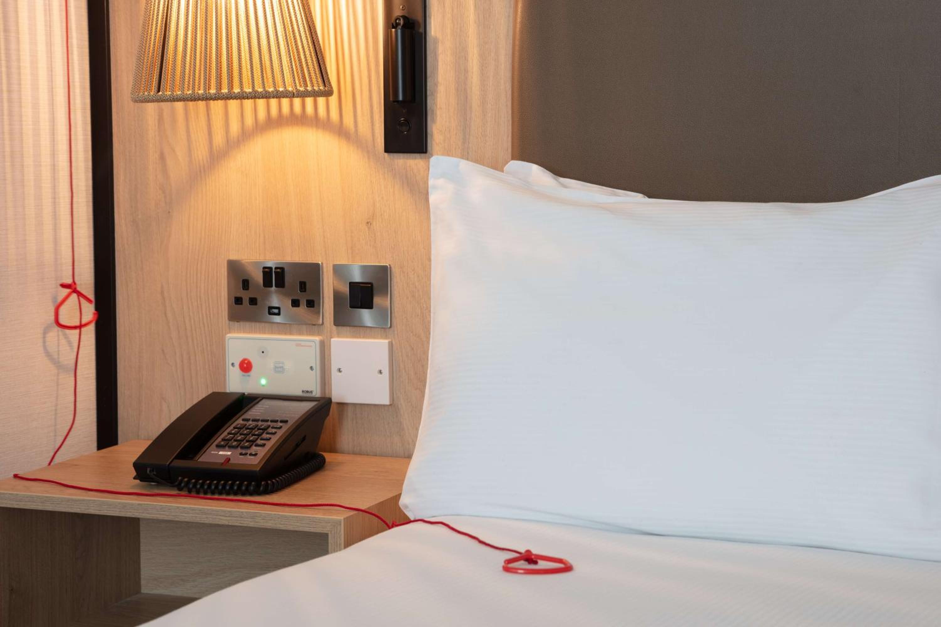 Queen Room - Accessible