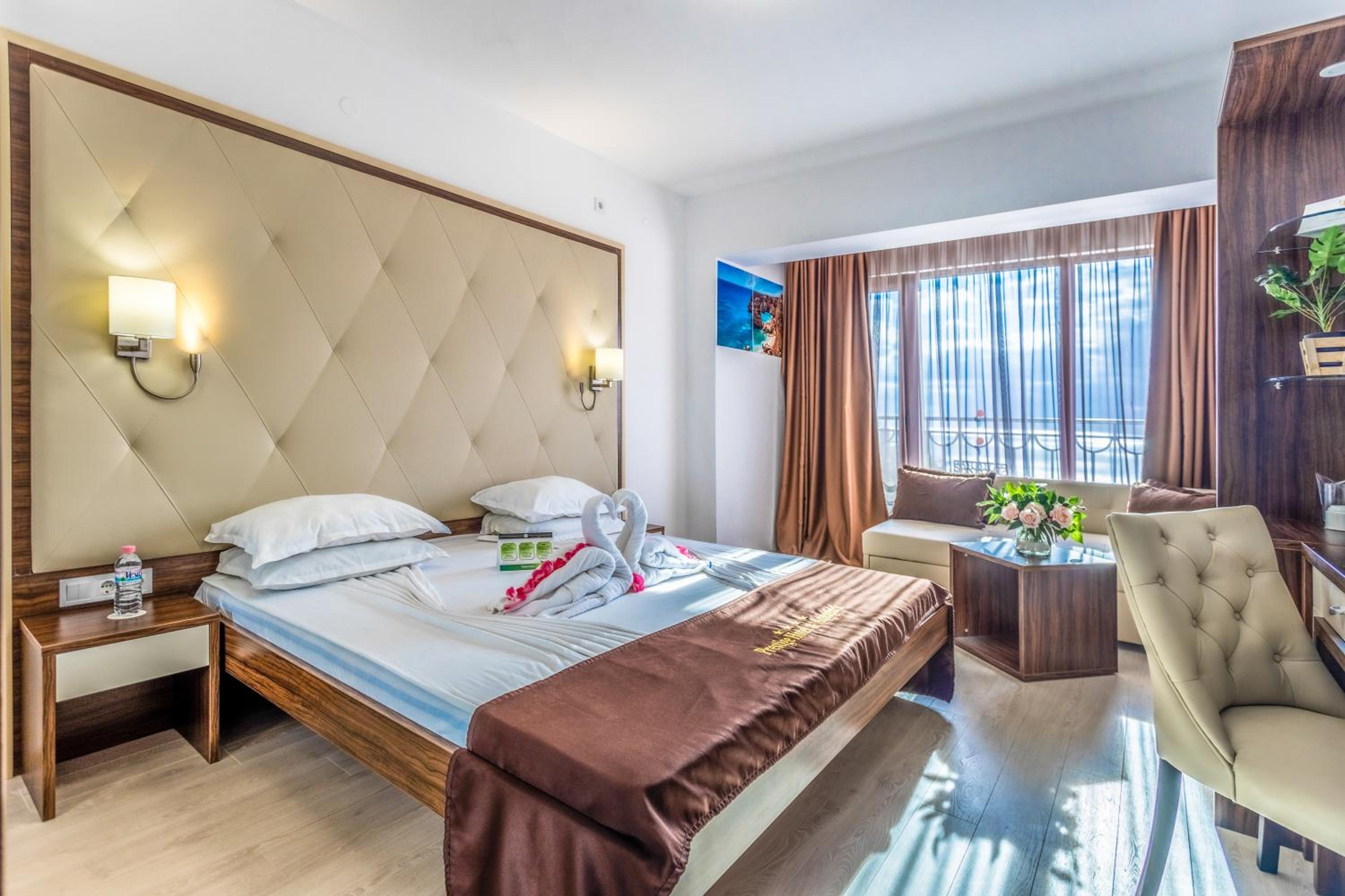 Premium Double Room With Balcony - Free Aquapark Access