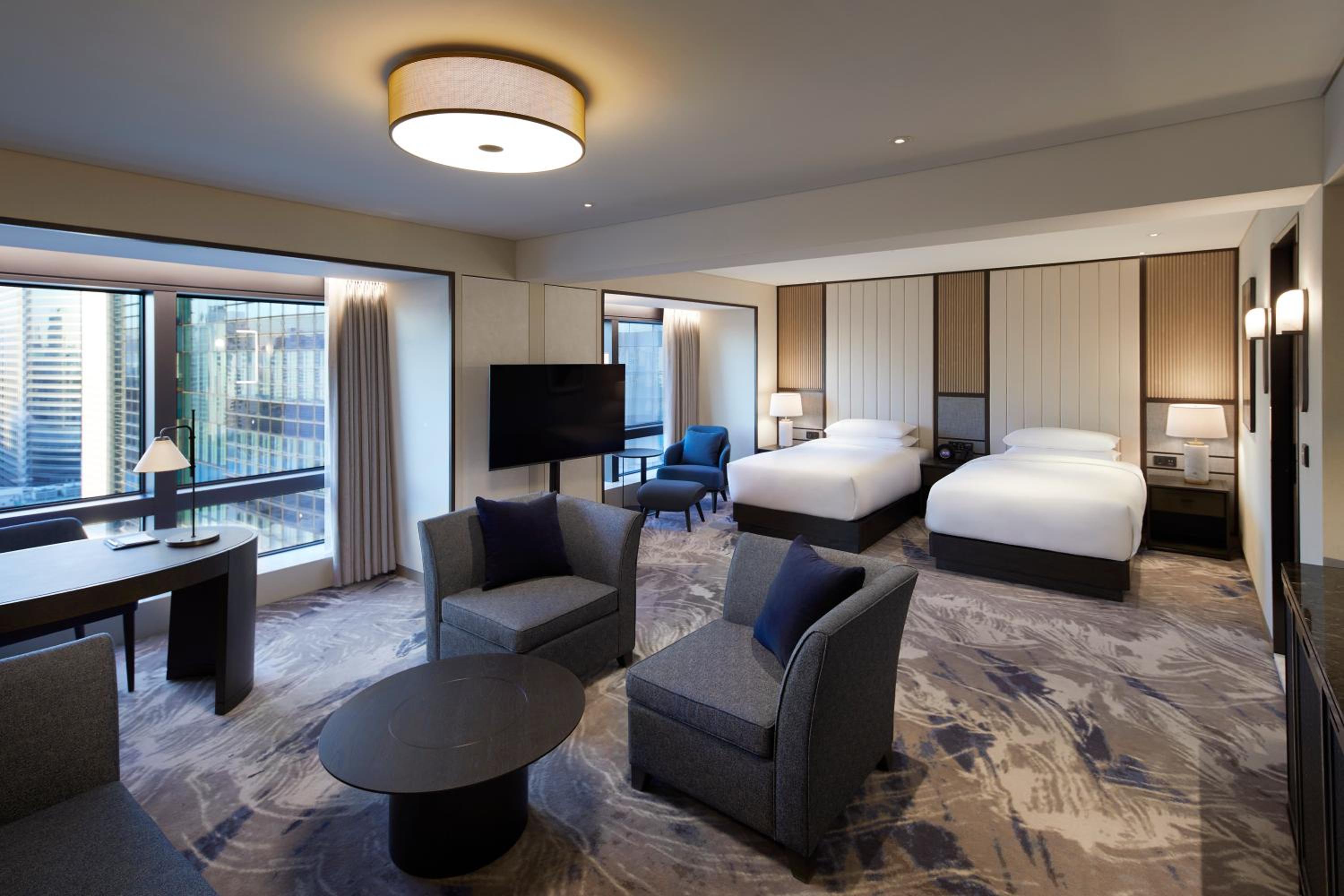 2 Single Junior Suite Club Lounge Access