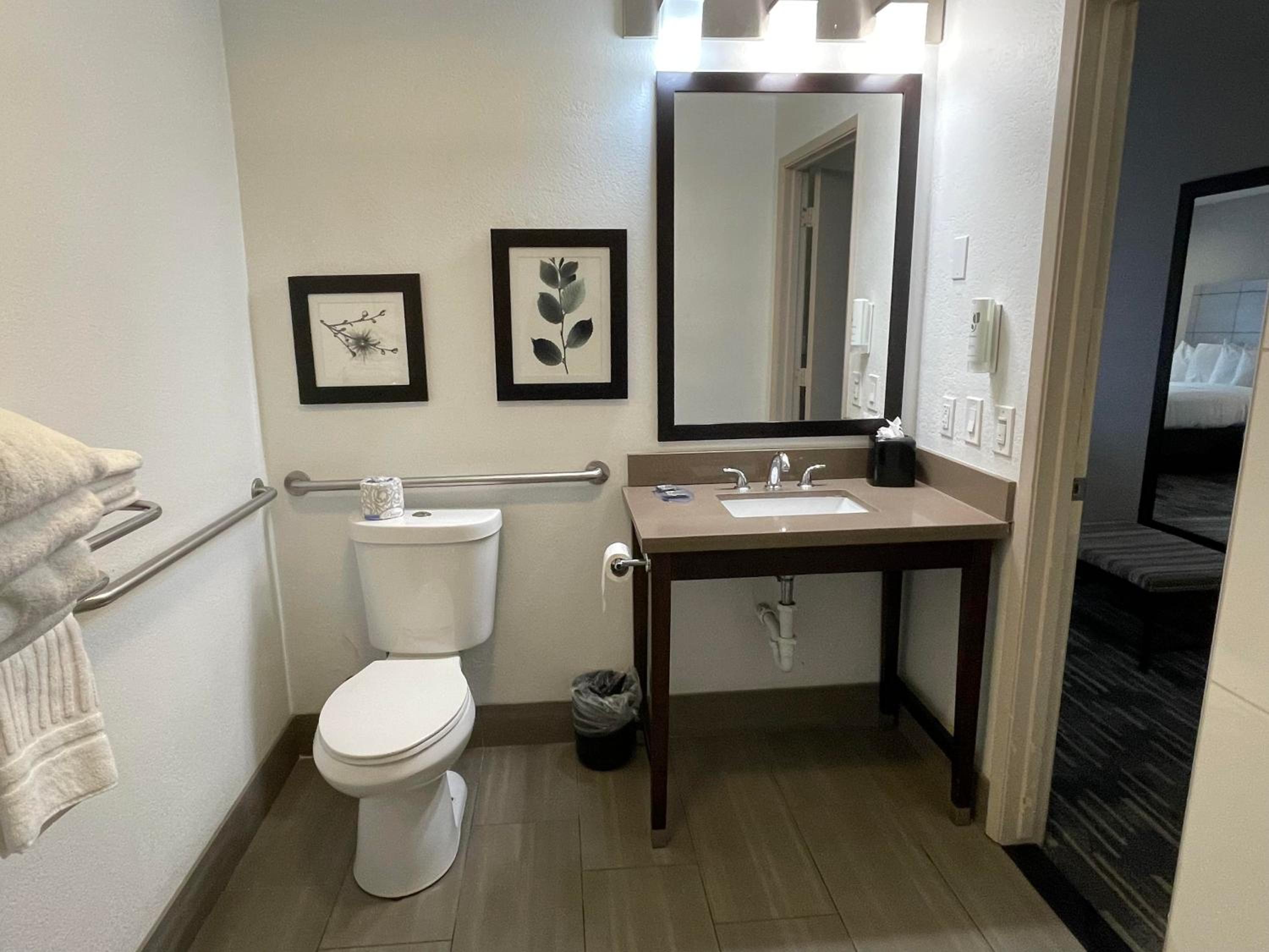 Queen Room with Two Queen Beds and Roll-In Shower - Non-Smoking