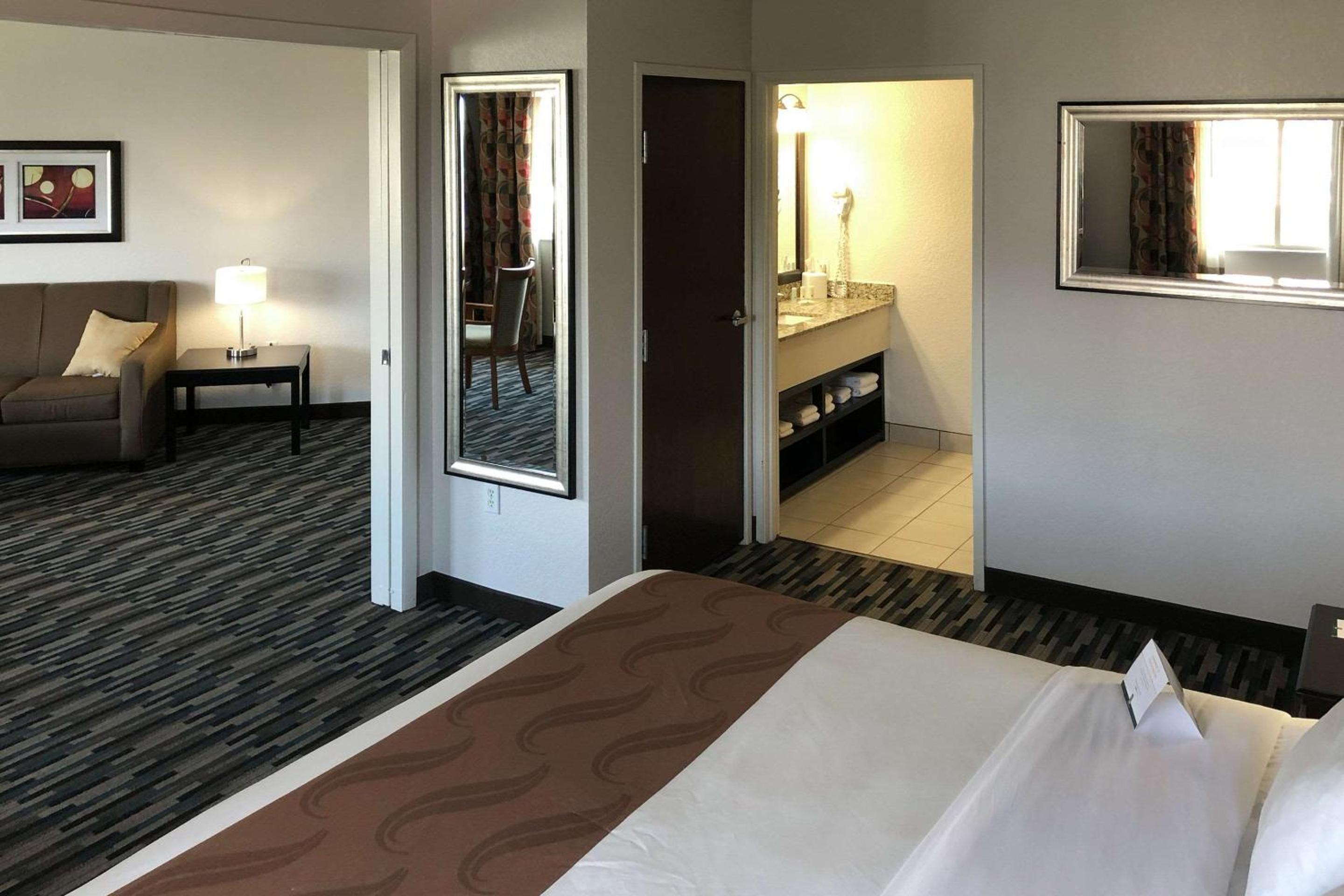King Room - Accessible/Non-Smoking
