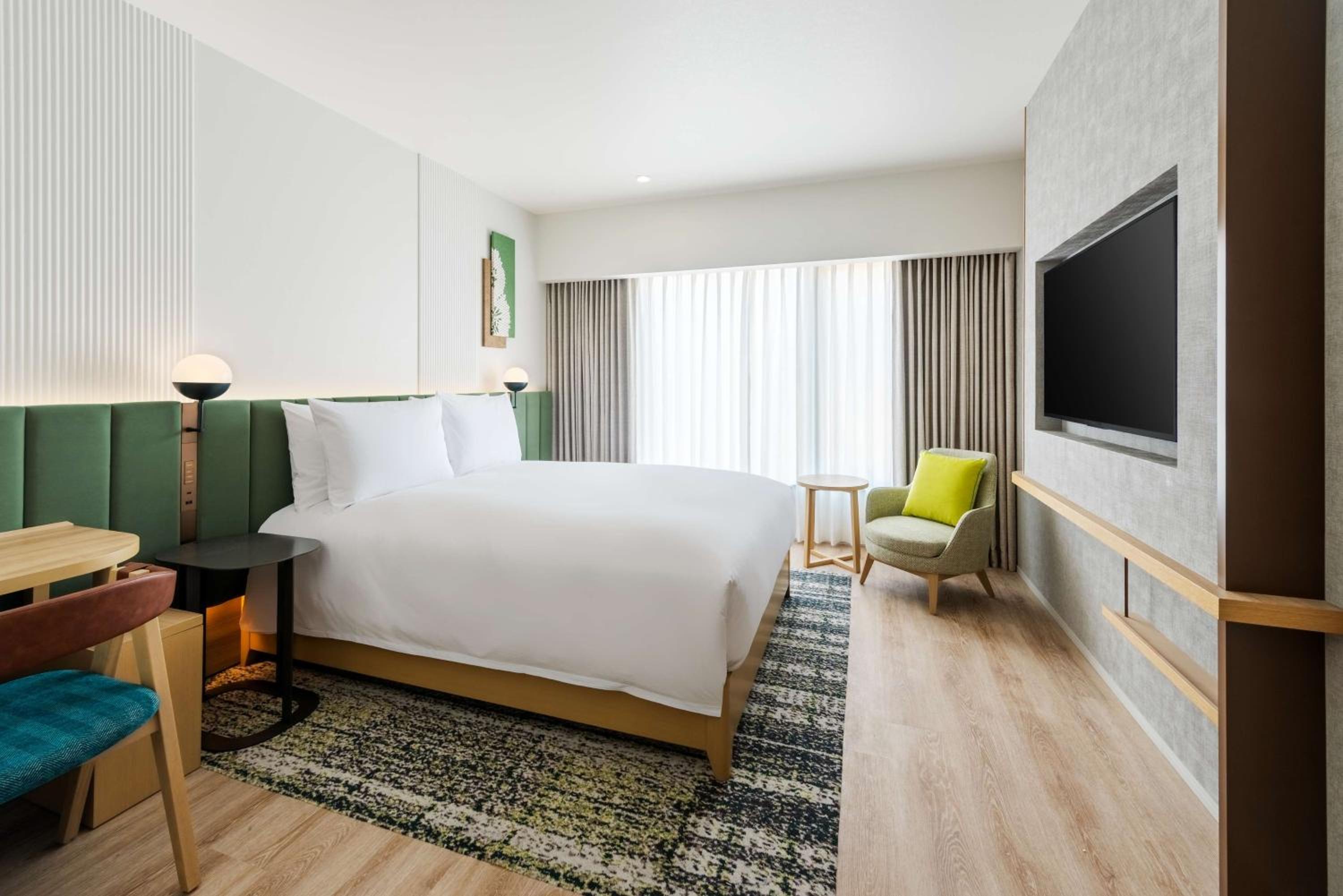 Queen Room - Mobility Access