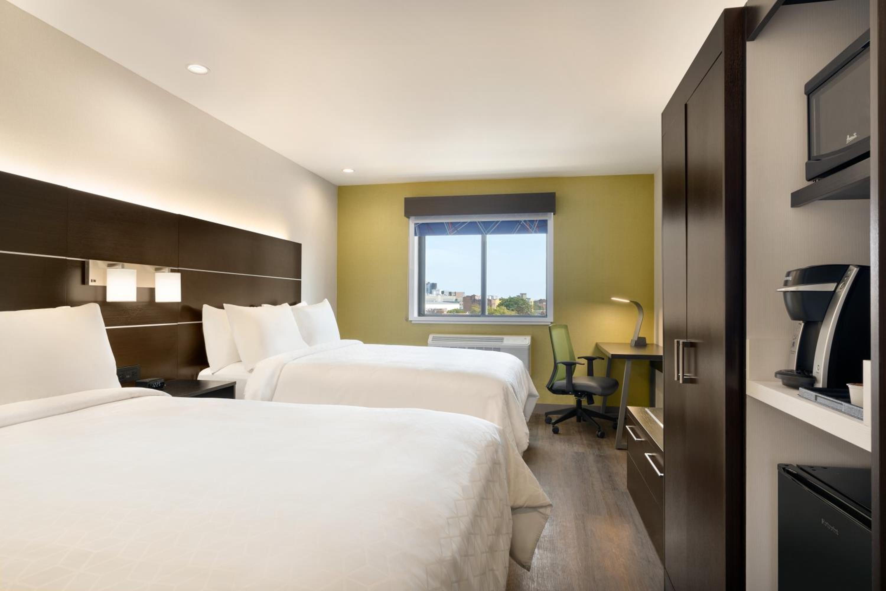 Standard Queen Room with Two Queen Beds