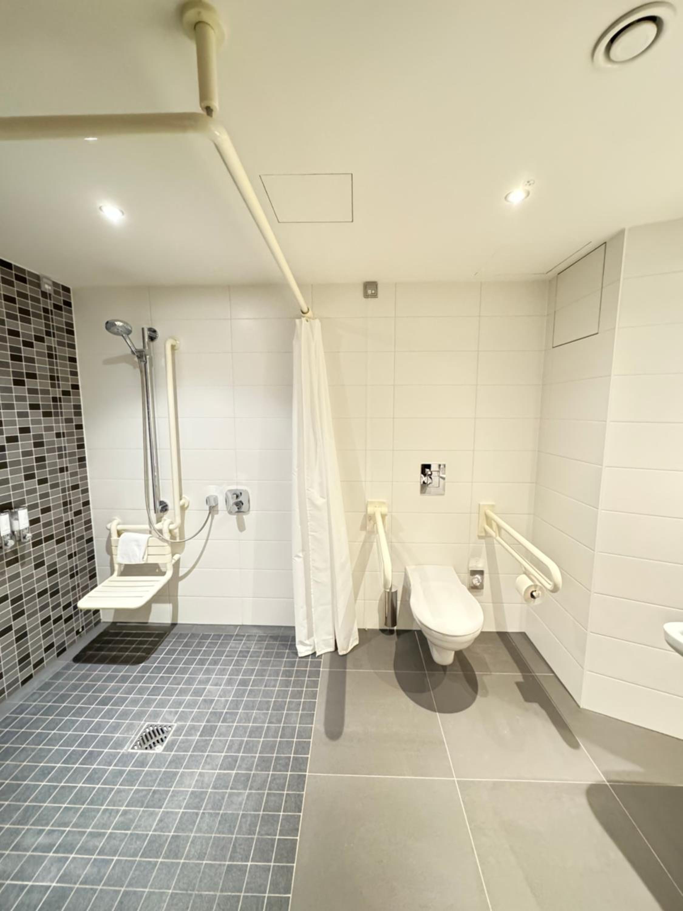 Queen Room - Mobility Access