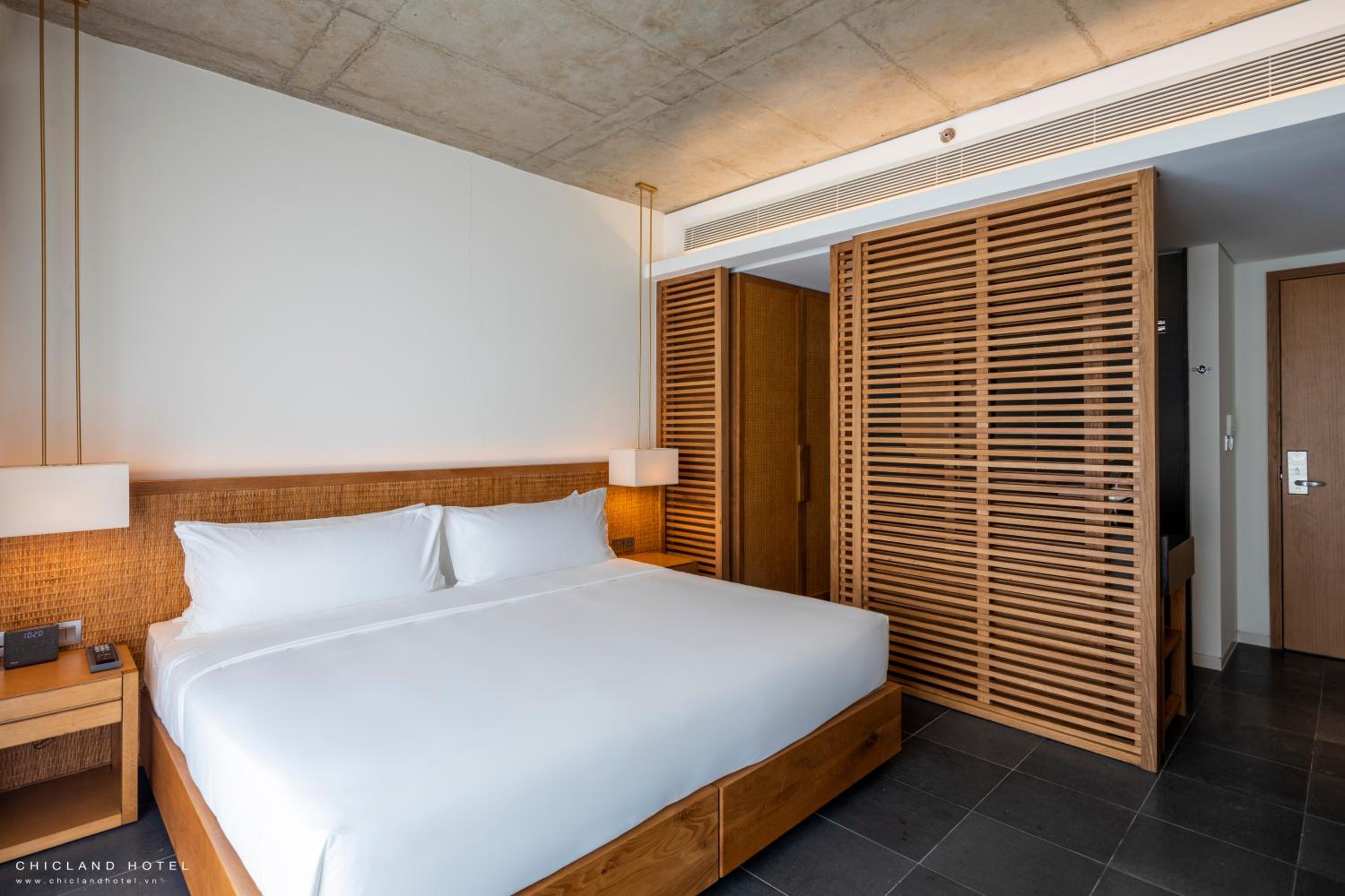 Superior Double with Partial Sea View