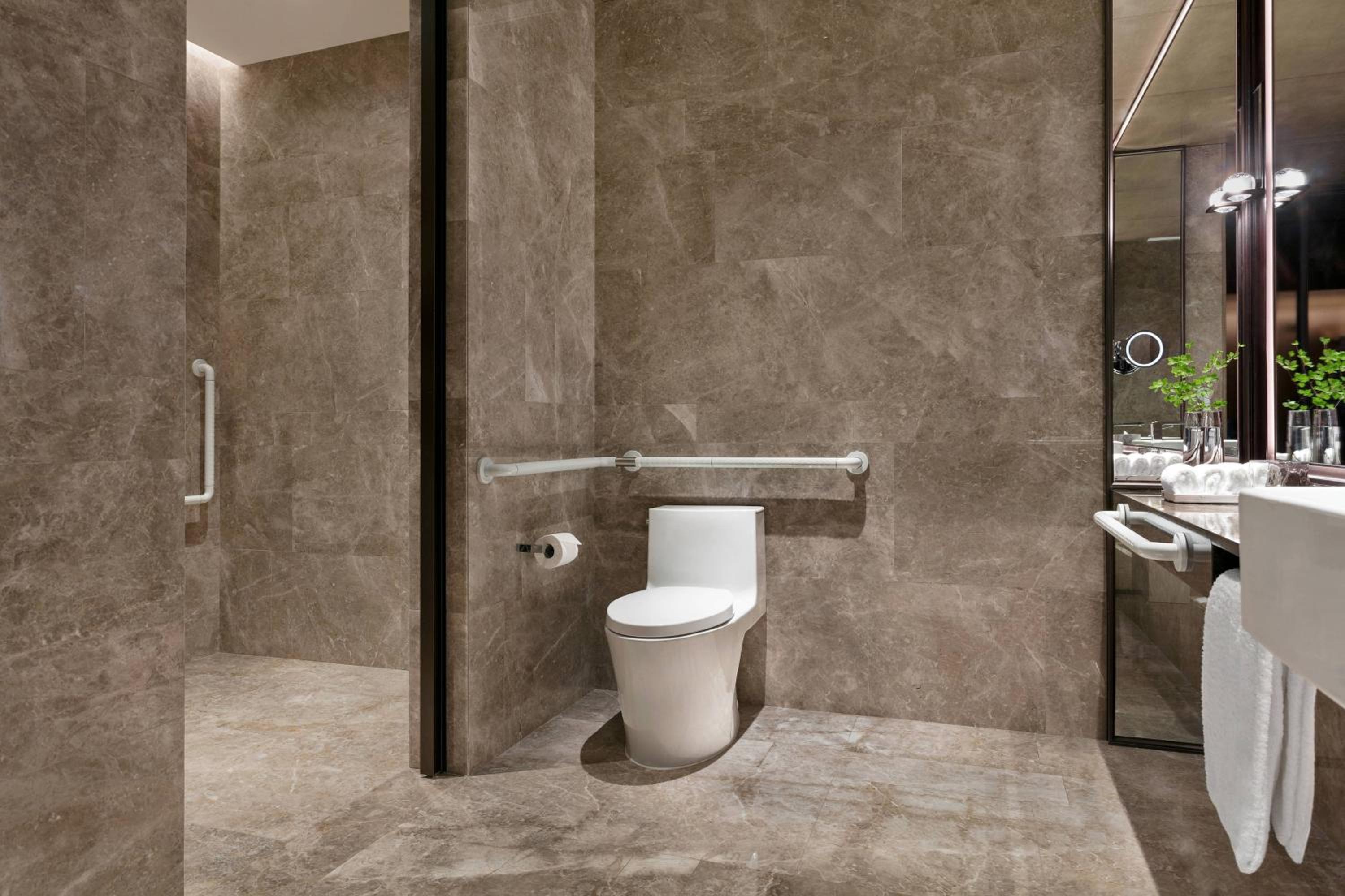 Deluxe King Room with River View