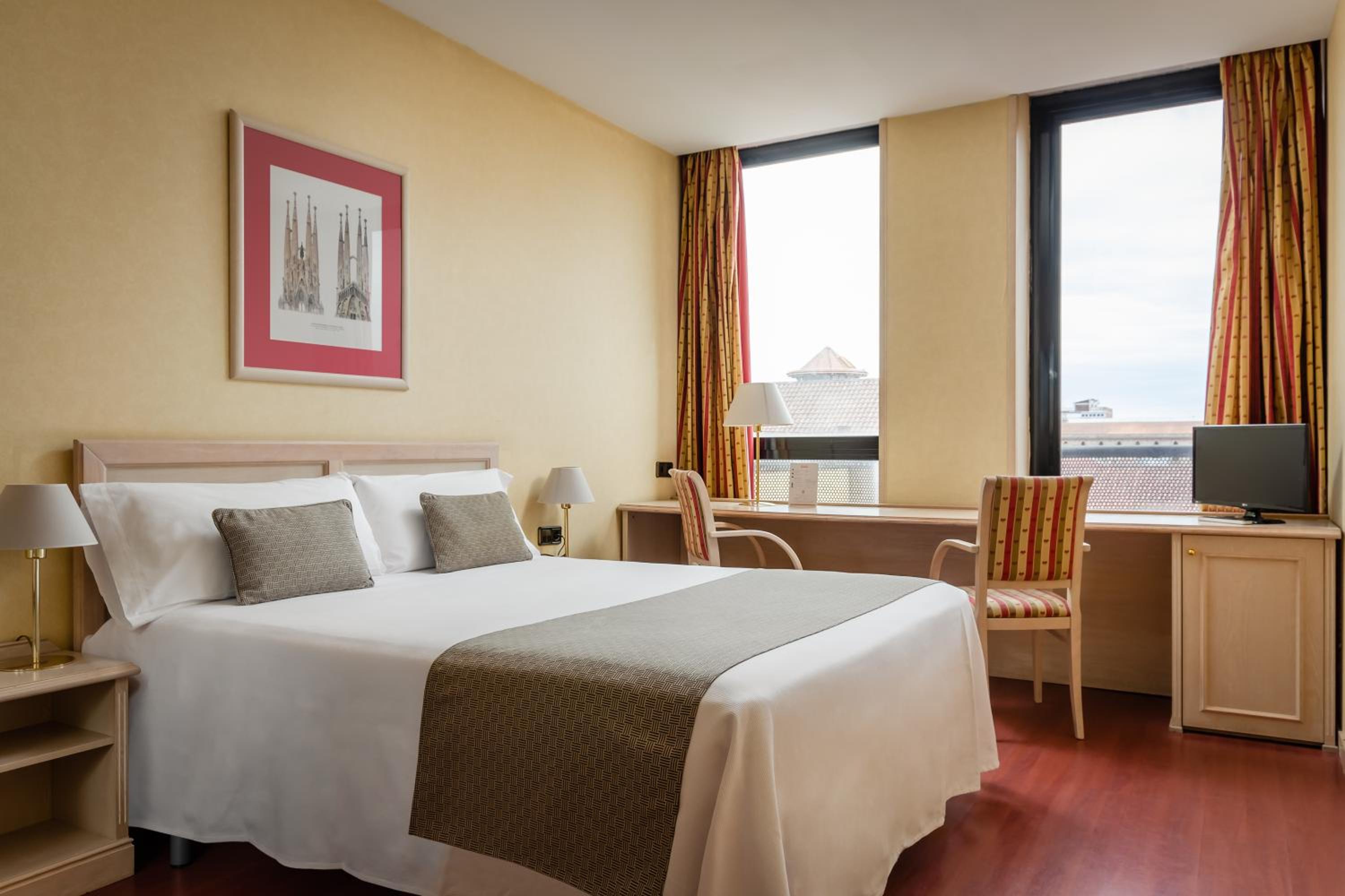 Standard Double Room with City View