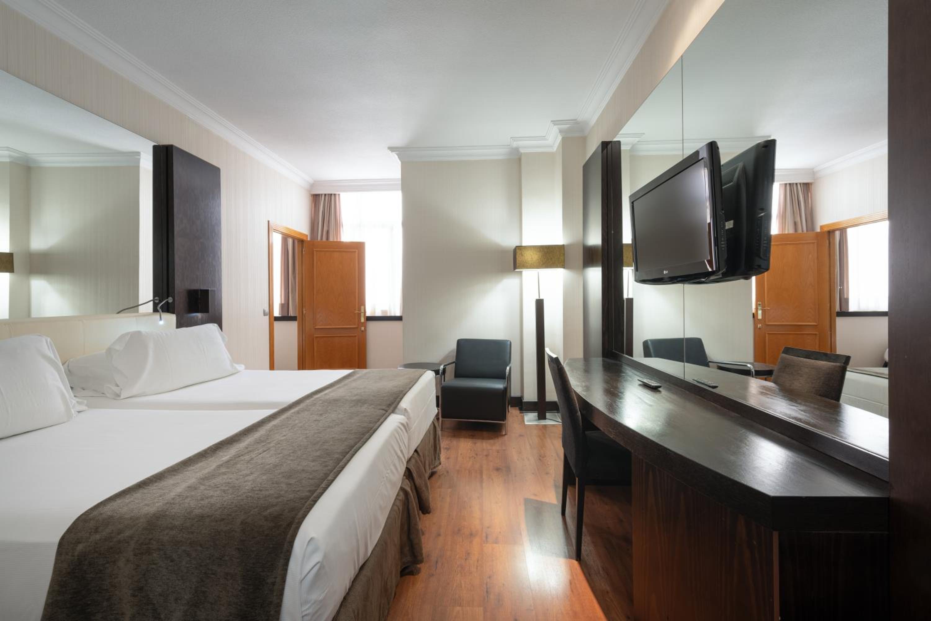 Quintuple Room (2 adults + 3 children)