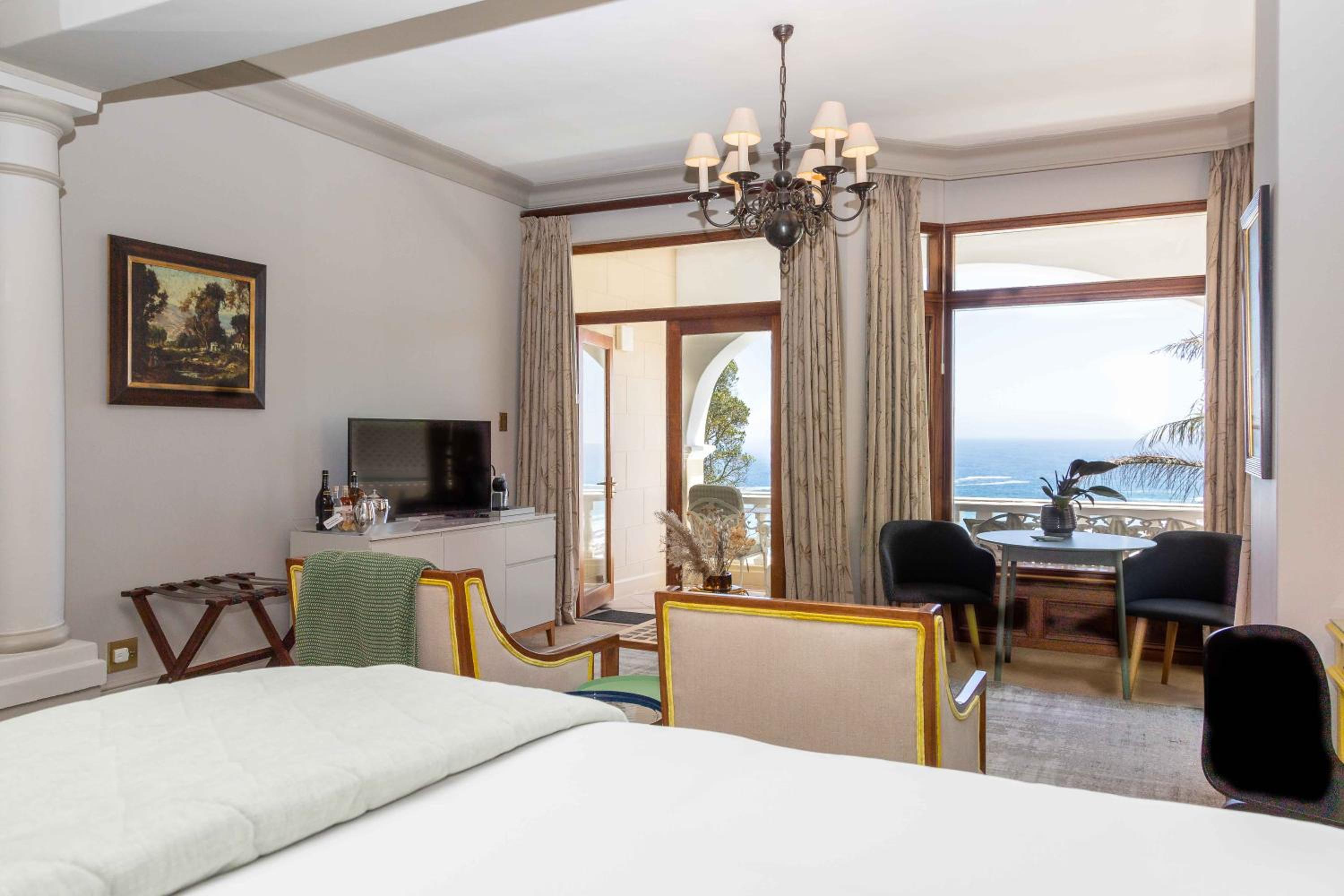 Deluxe Double Room with Balcony and Sea View
