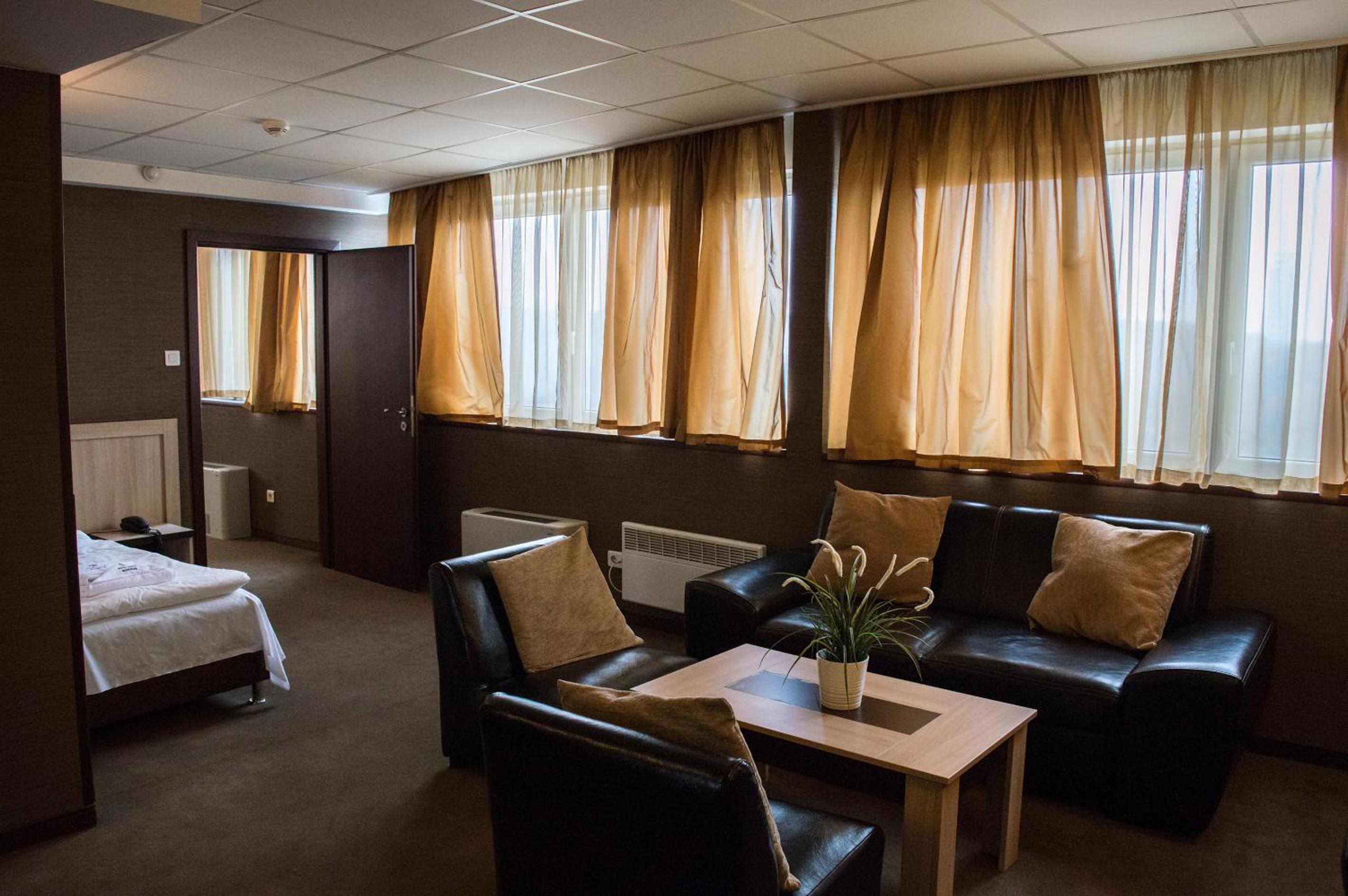 Panorama Suite with 3 Single beds with free tea/coffee making facilities