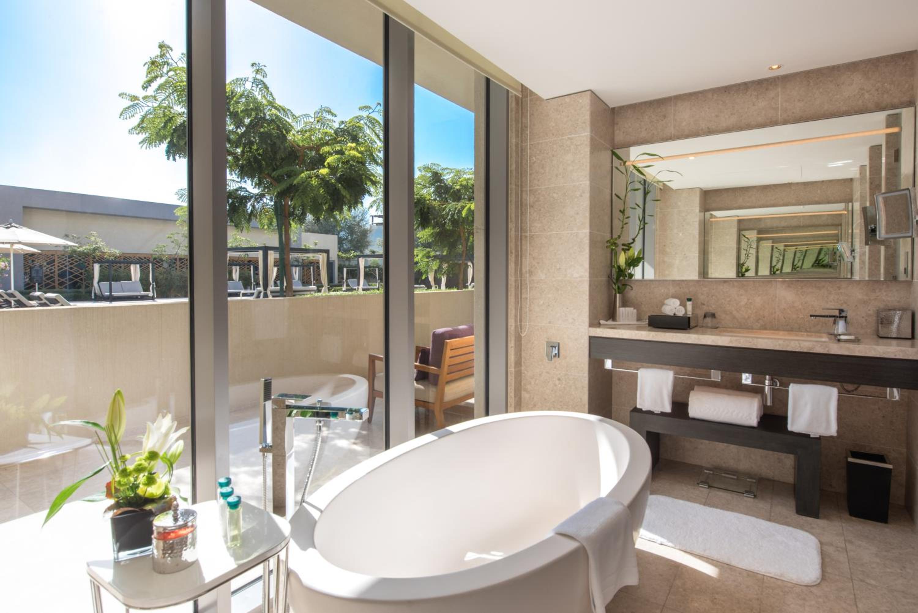 Grand Deluxe Resort View King